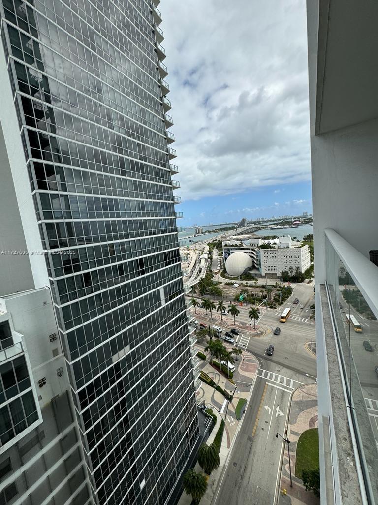 1040 Biscayne Blvd 1505 Property Photo 1