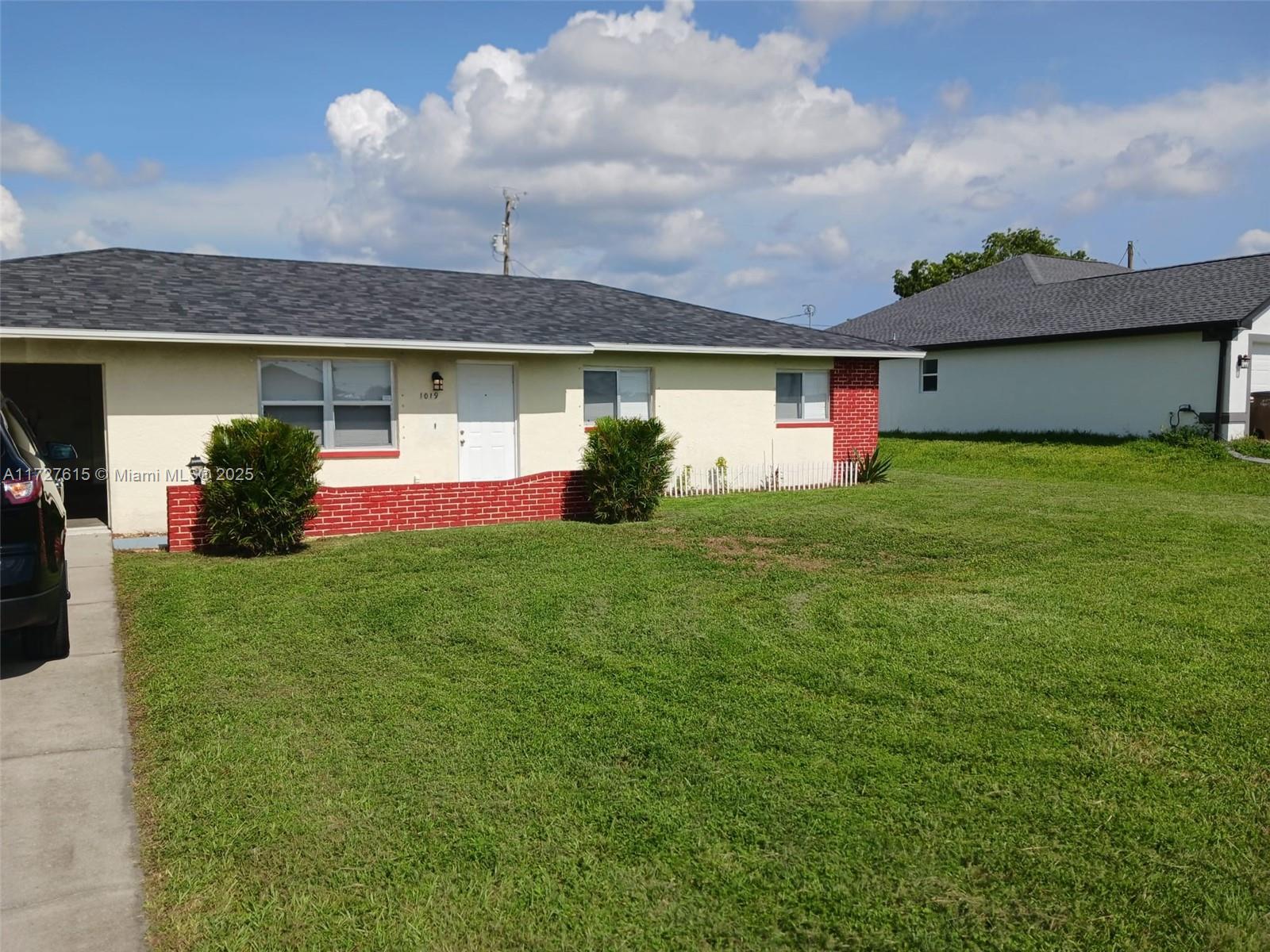 1019 NW 7TH PLACE Property Photo 1