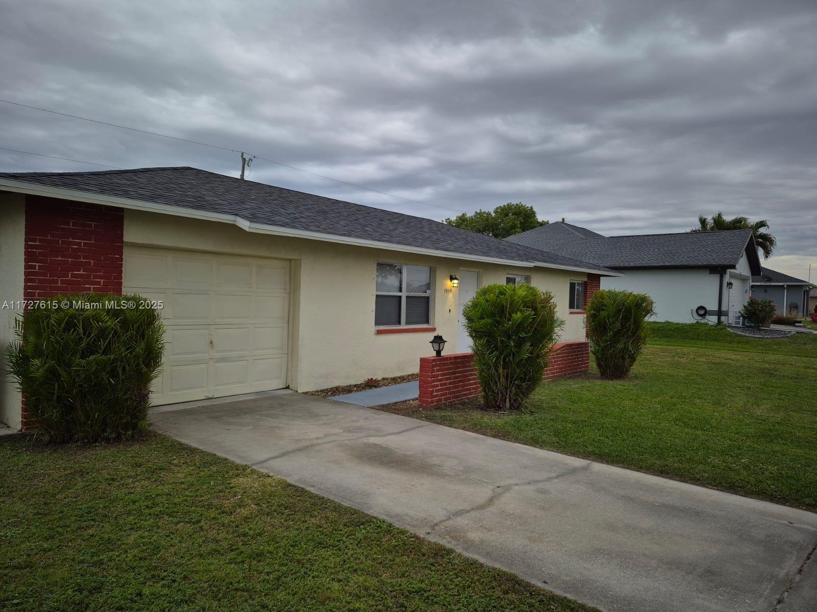 1019 Nw 7th Place Property Photo 2