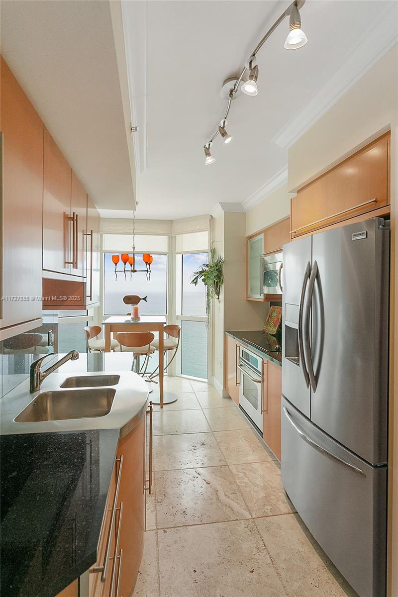6365 Collins Ave 3401 Property Photo 7
