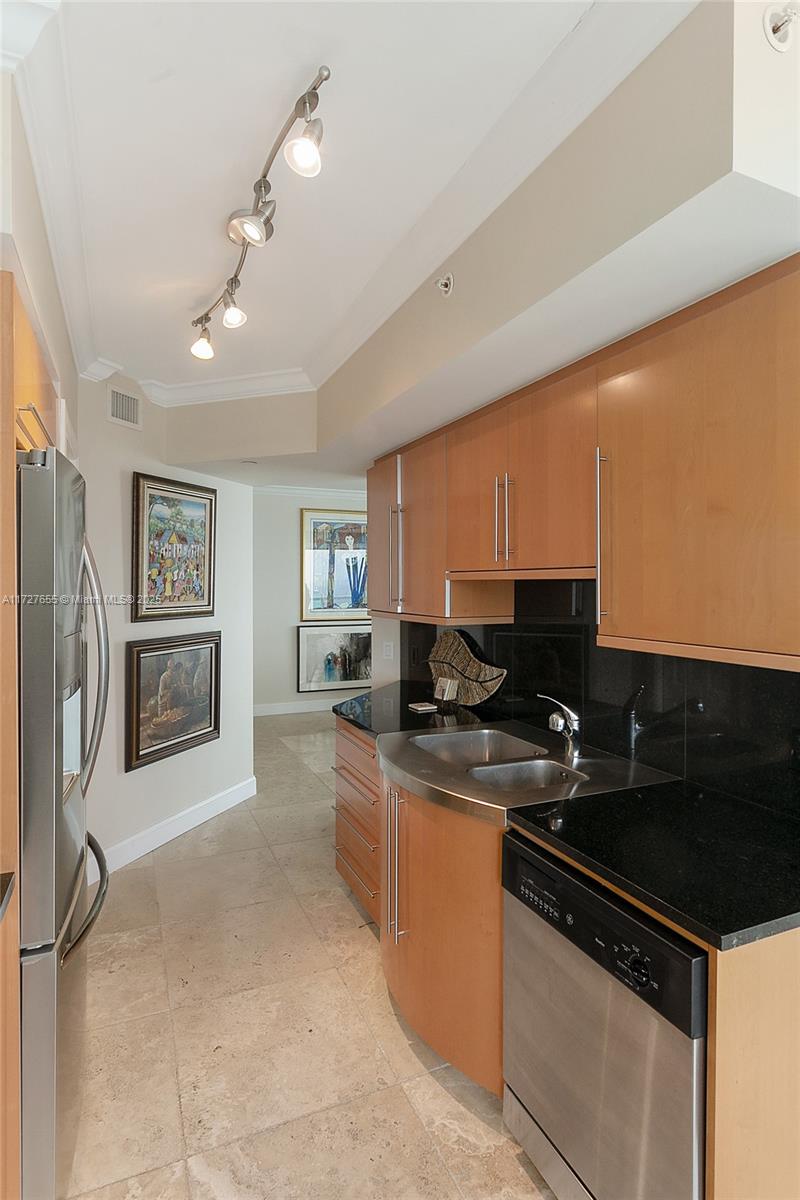 6365 Collins Ave 3401 Property Photo 8