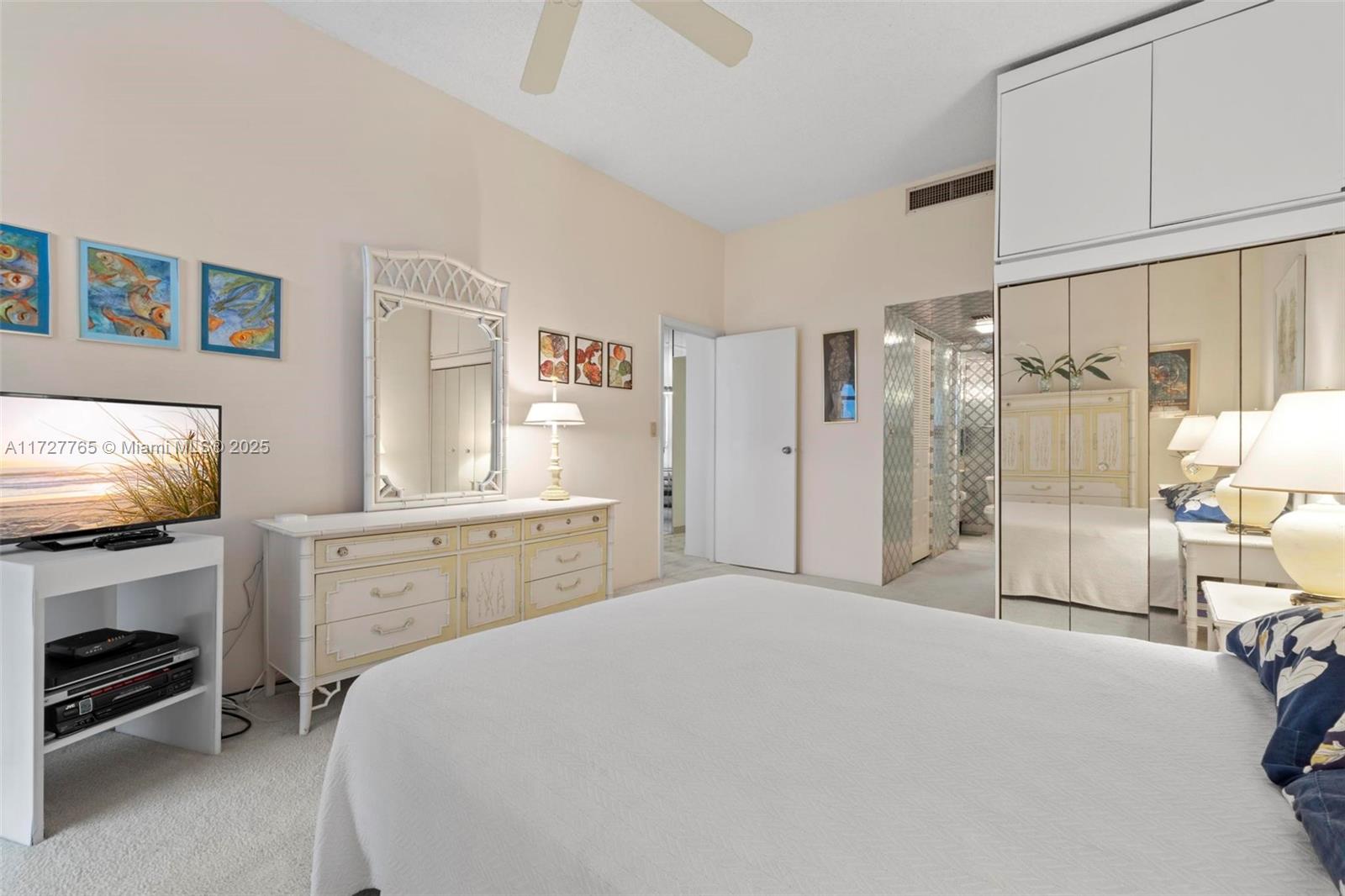 20301 W Country Club Dr Ph25 Property Photo 21