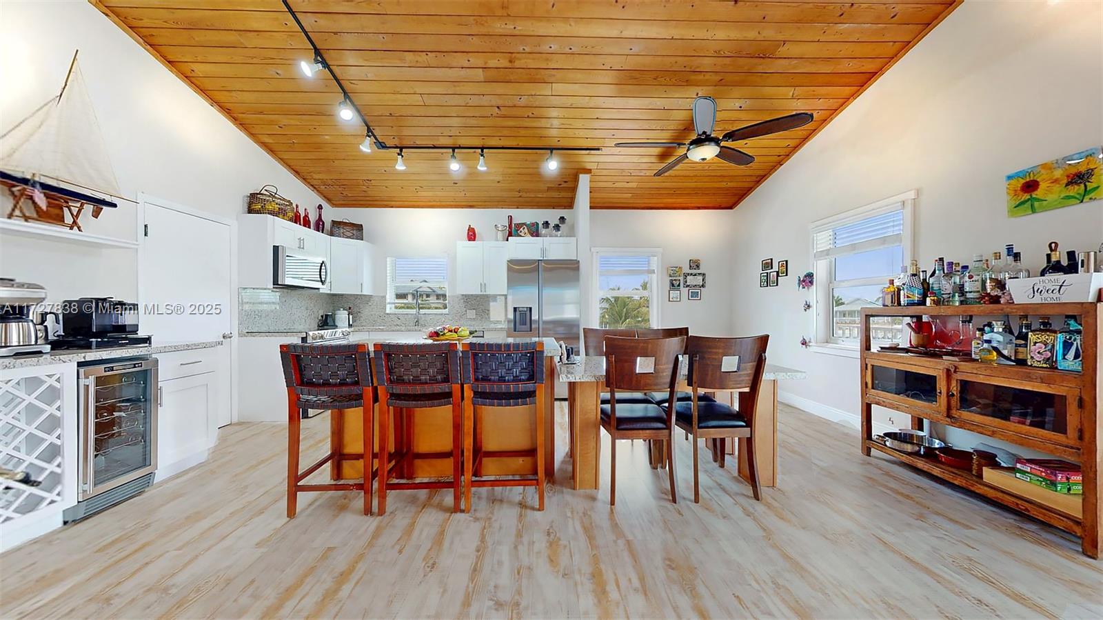 28 Center Ln Property Photo 17