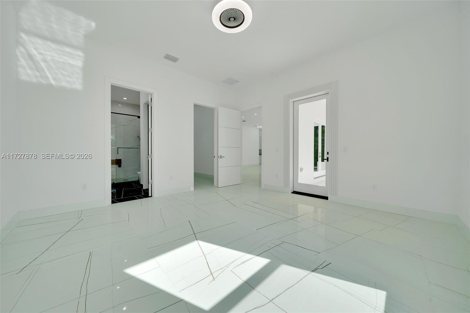 A11727878 Property Photo 22