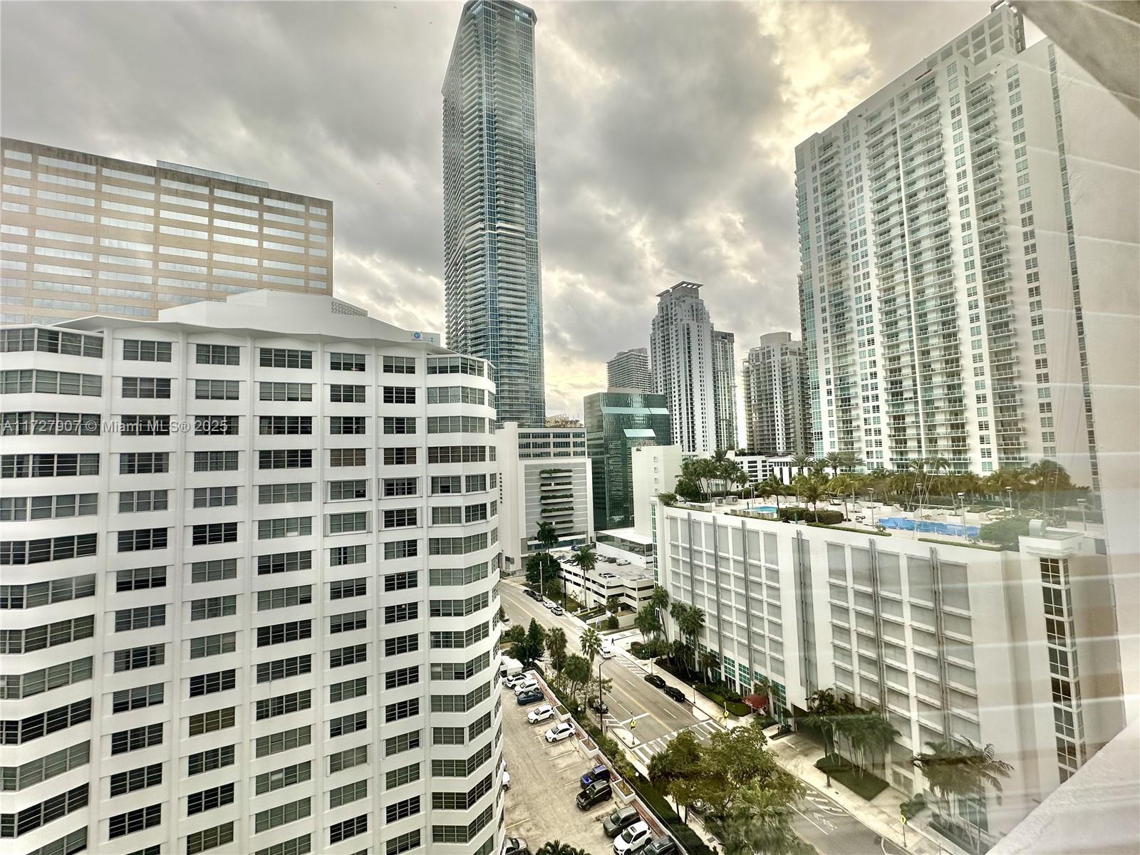825 Brickell Bay Dr 1751 Property Photo 2