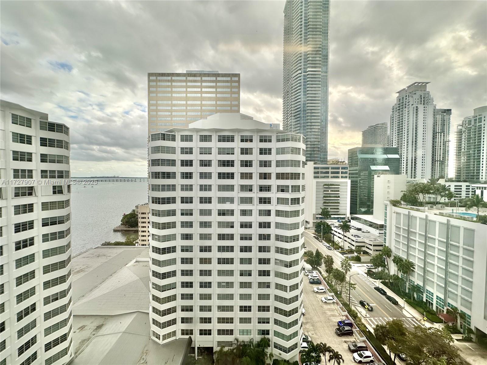 825 Brickell Bay Dr 1751 Property Photo 3