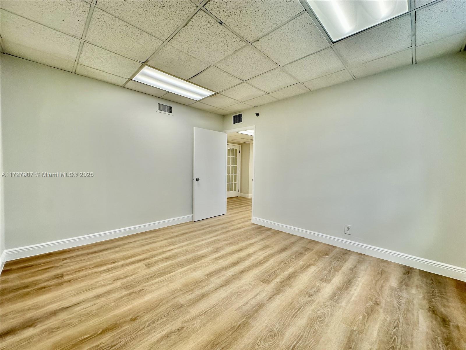 825 Brickell Bay Dr 1751 Property Photo 16