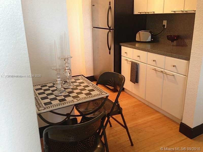 820 Euclid Ave 307 Property Photo 4