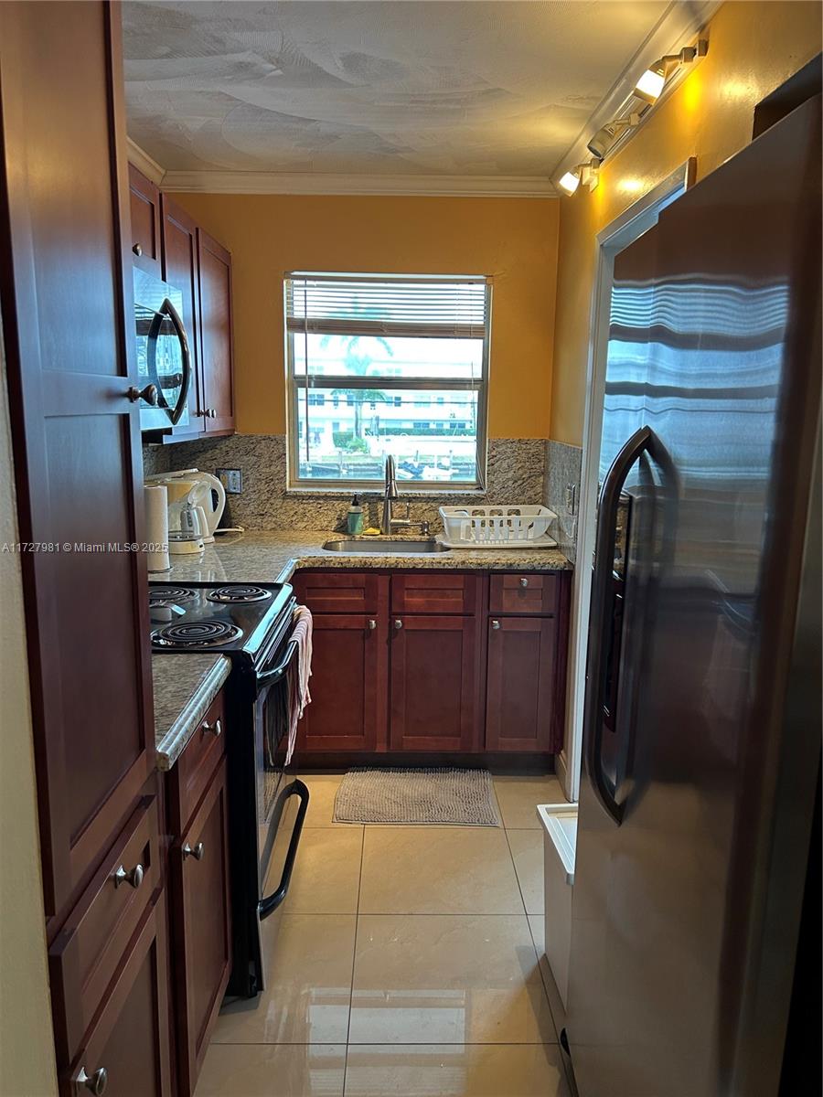 250 Layne Blvd 213 Property Photo 14
