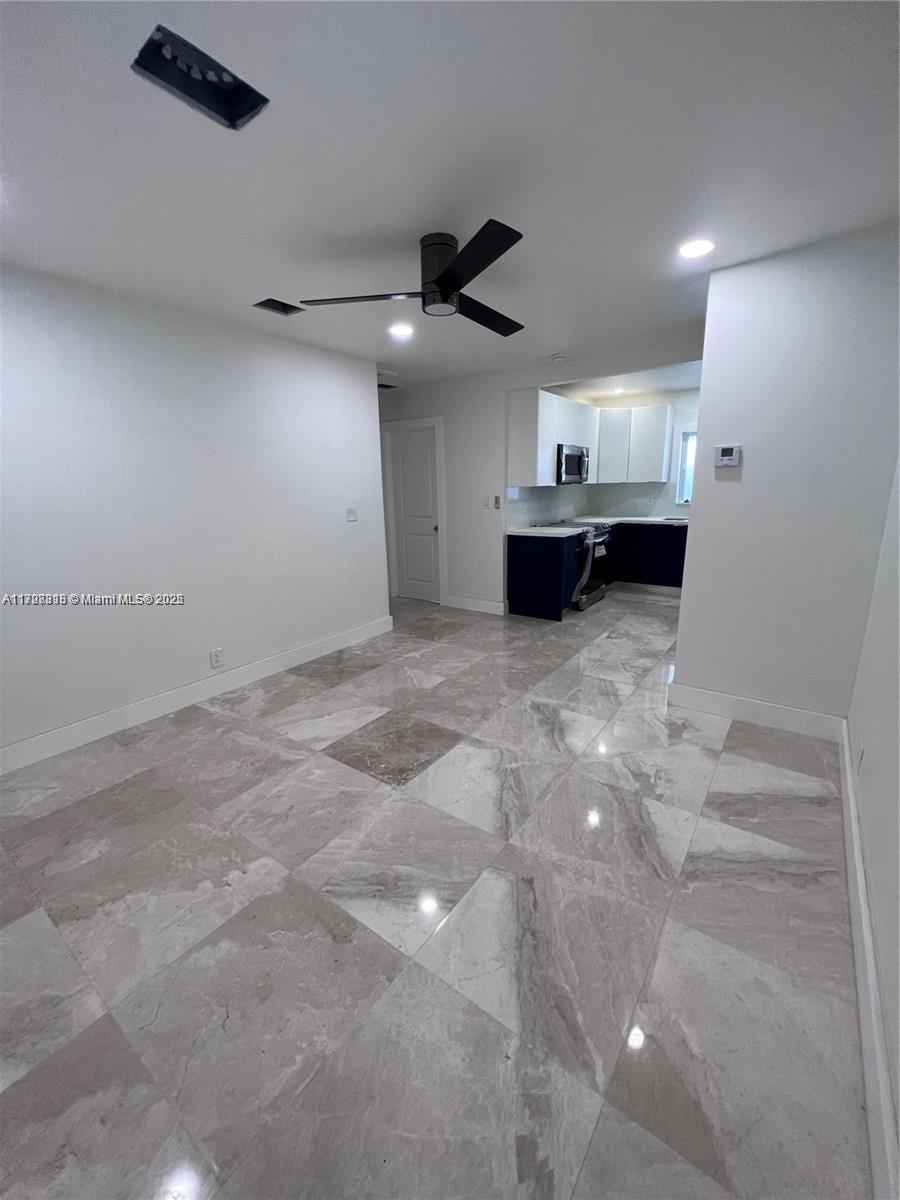 2114 Plunkett St Property Photo 5
