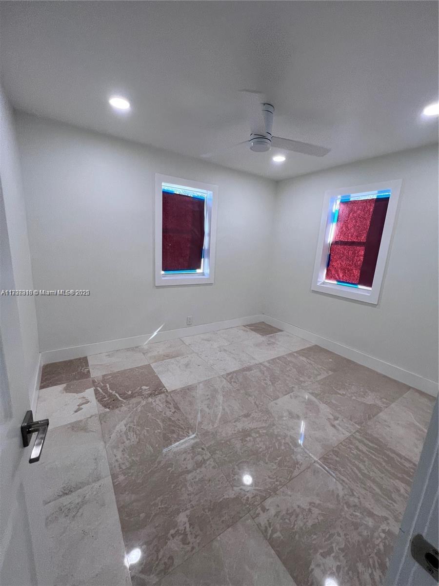 2114 Plunkett St Property Photo 7