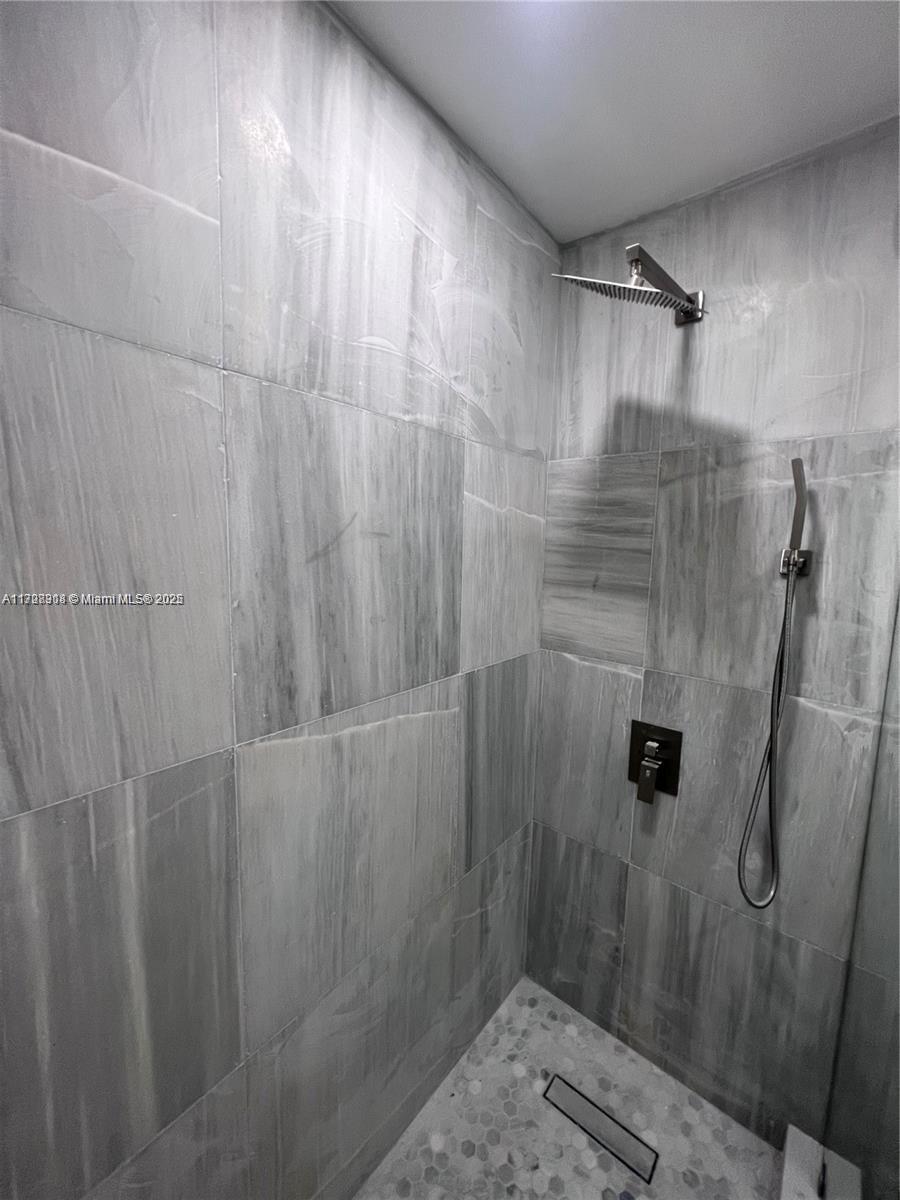 2114 Plunkett St Property Photo 13