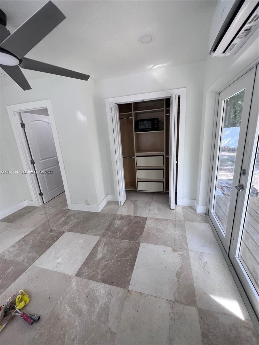 2114 Plunkett St Property Photo 14