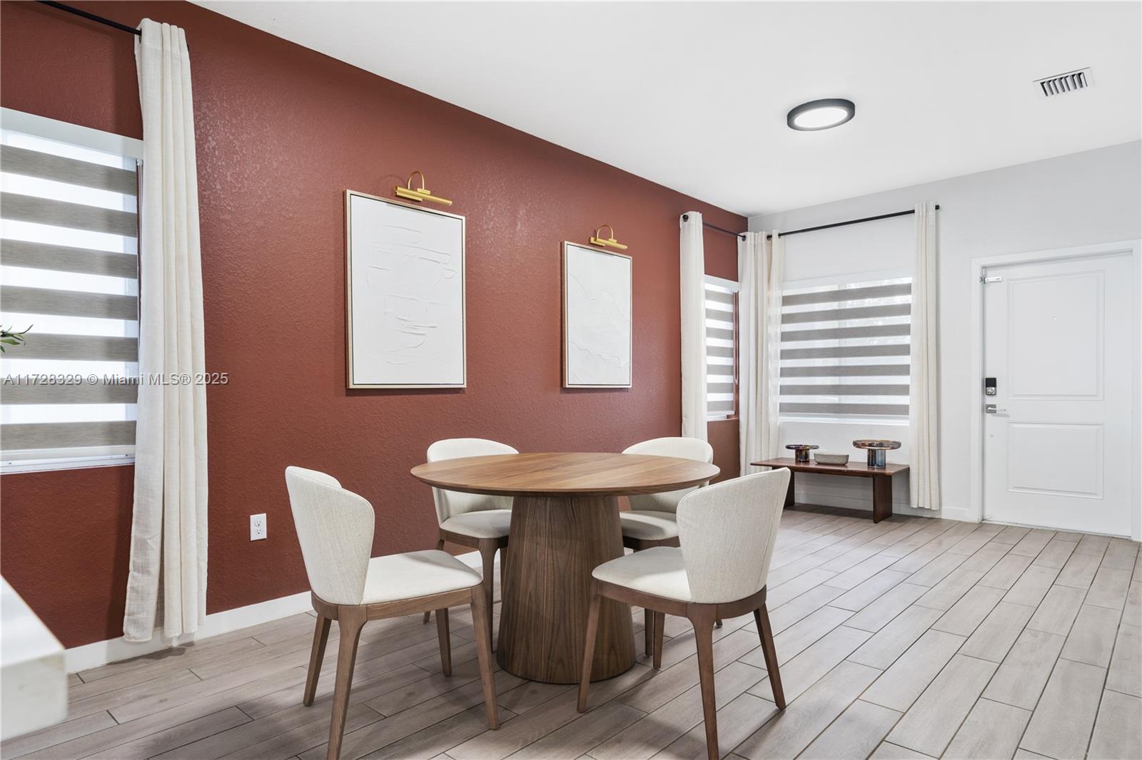 A11728329 Property Photo 1