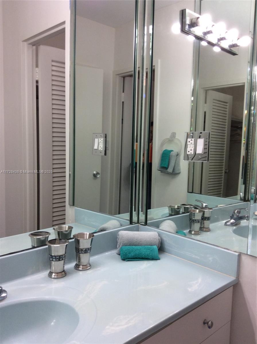 100 Lincoln Rd 616 Property Photo 20