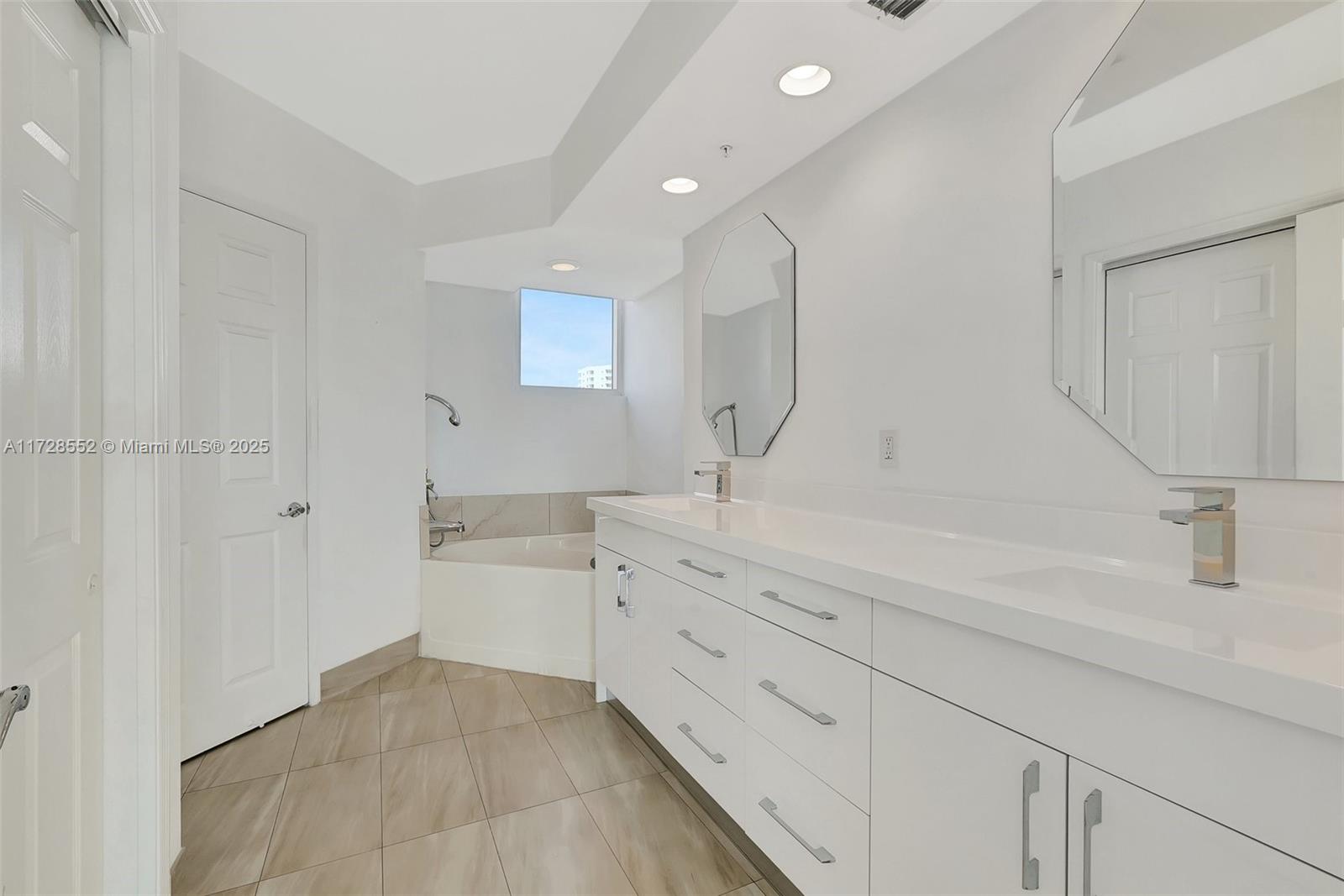 3370 Hidden Bay Dr 910 Property Photo 18
