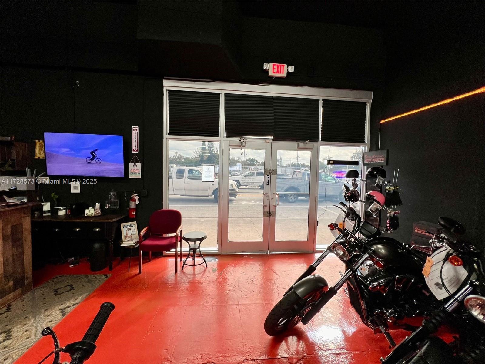 A11728573 Property Photo 1