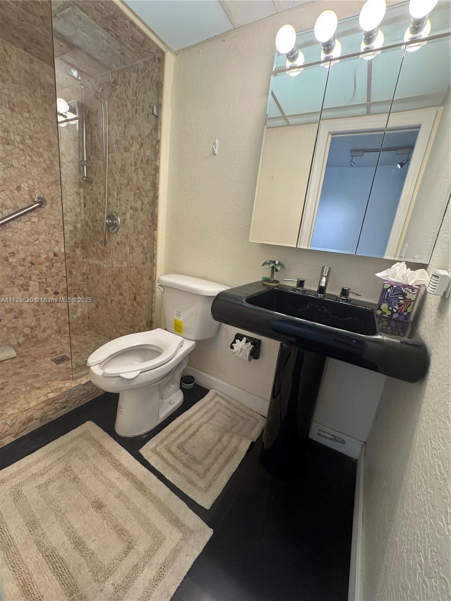 400 N Surf Rd 701 Property Photo 16