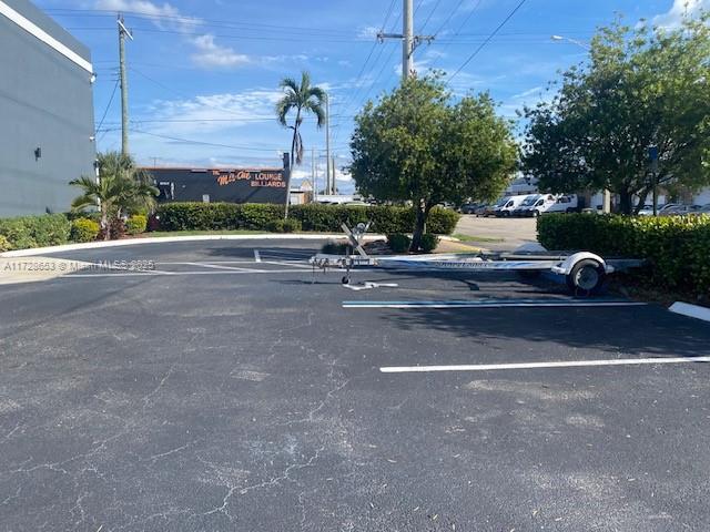 4400 N Dixie Hwy Property Photo 2