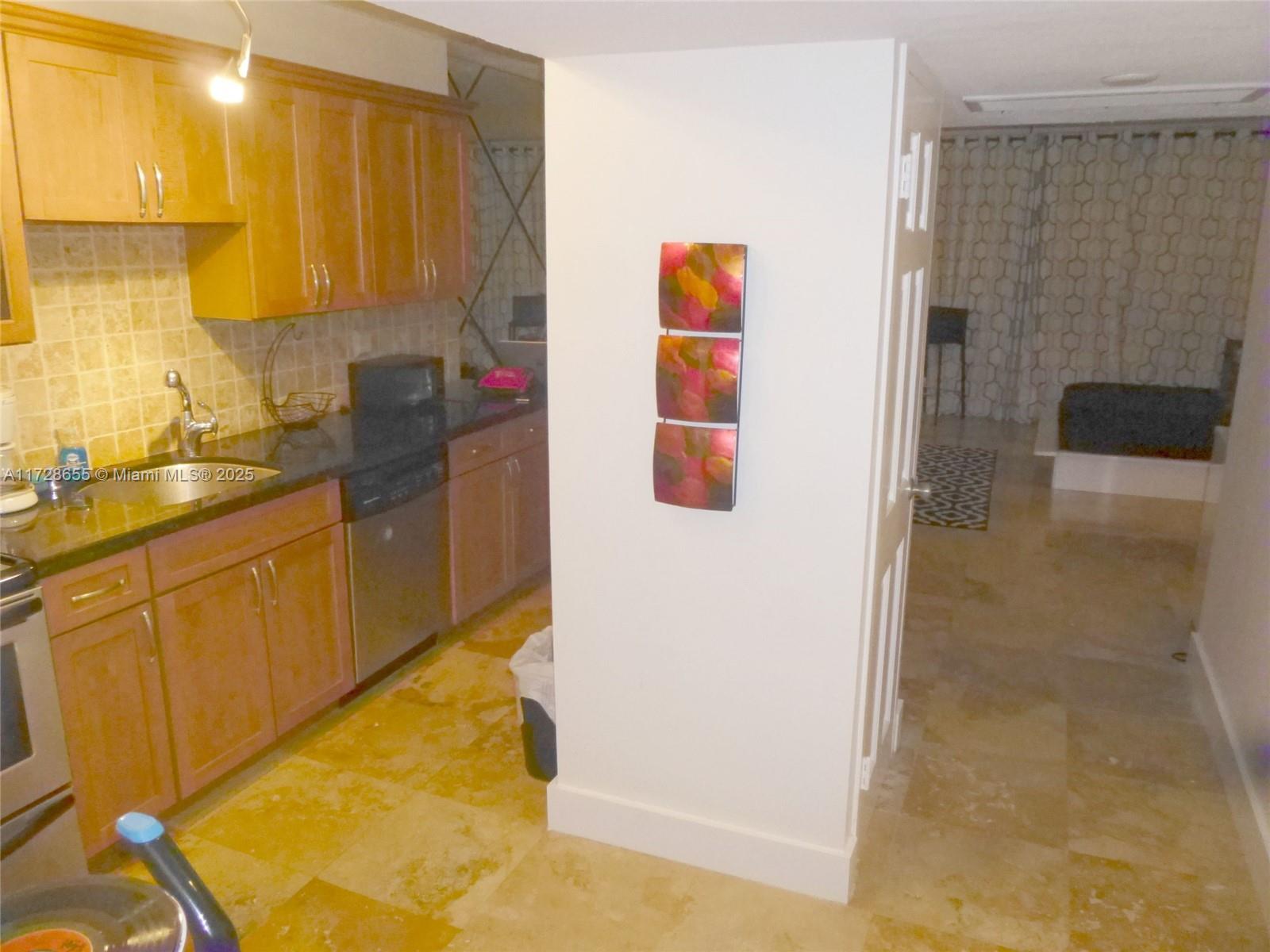 100 Lincoln Rd 1206 Property Photo 6