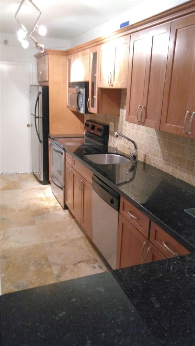 100 Lincoln Rd 1206 Property Photo 7