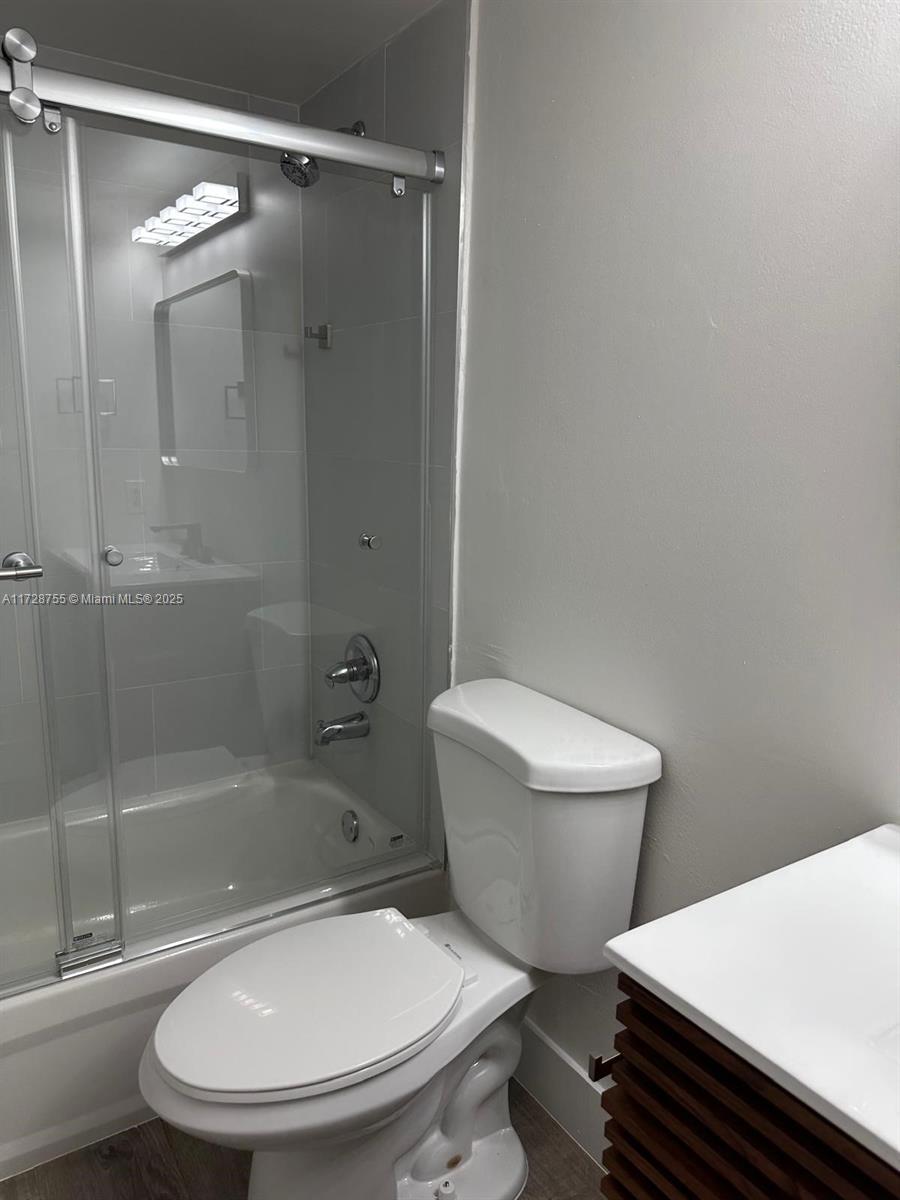 7601 E Treasure Dr 1823 Property Photo 23