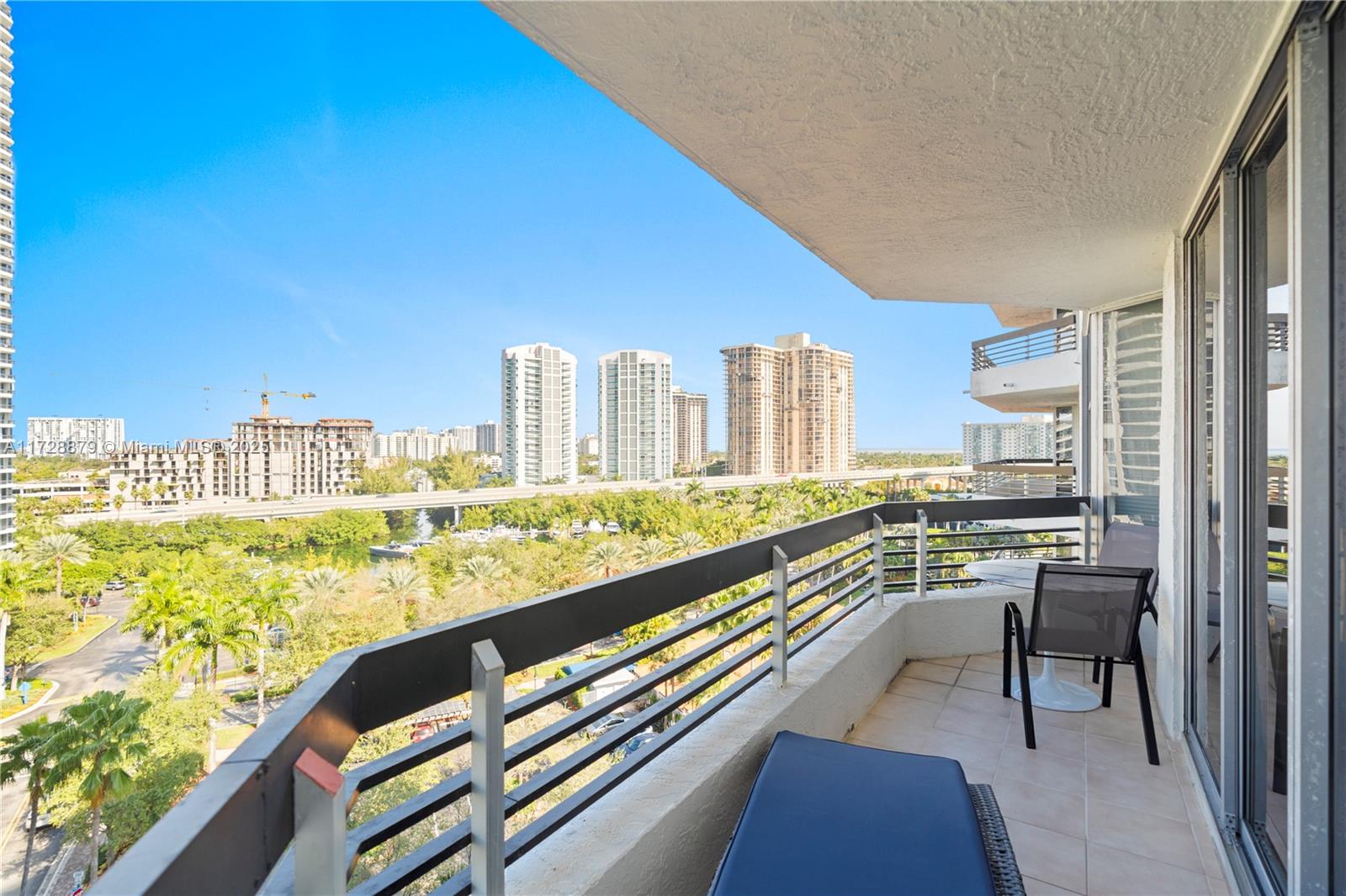 3600 Mystic Pointe Dr 1111 Property Photo 13