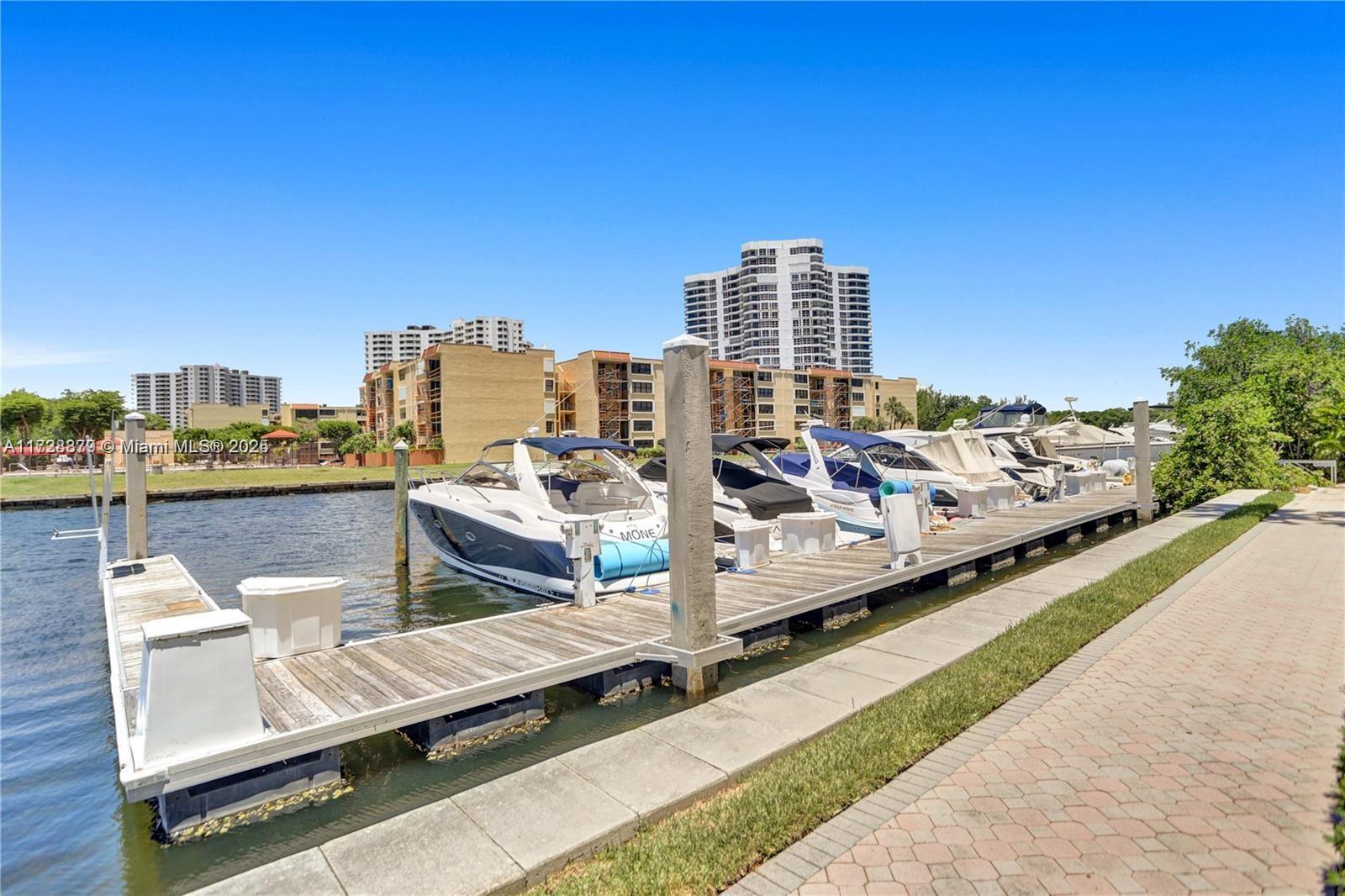 3600 Mystic Pointe Dr 1111 Property Photo 16