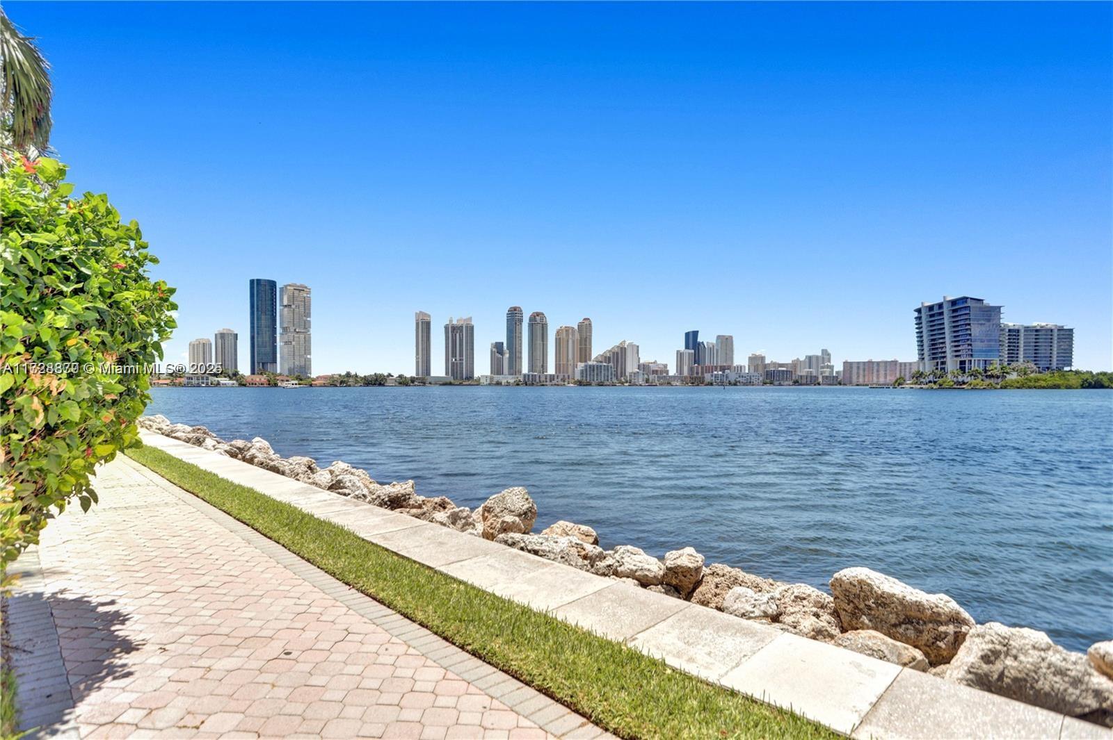 3600 Mystic Pointe Dr 1111 Property Photo 38