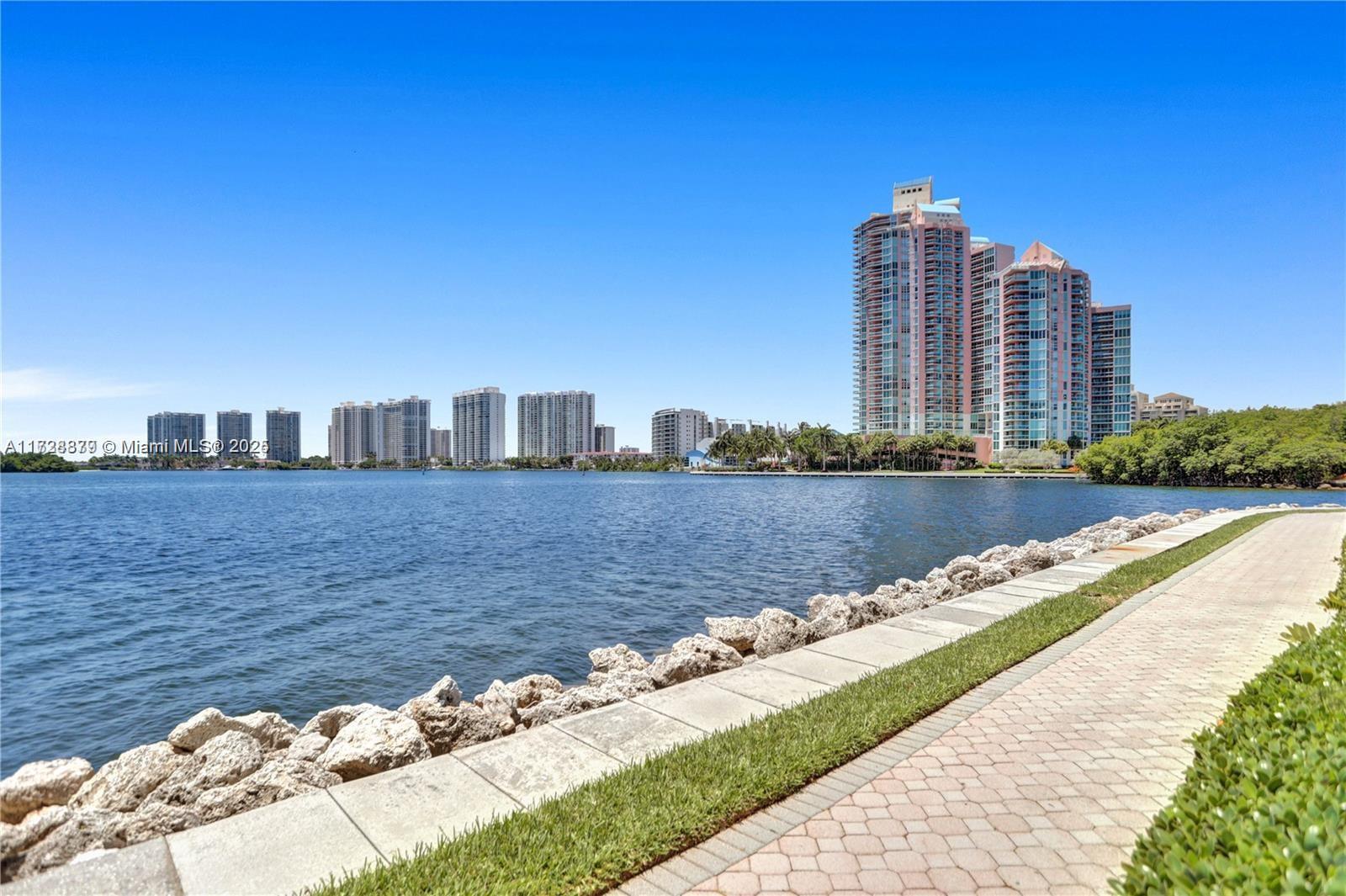 3600 Mystic Pointe Dr 1111 Property Photo 39