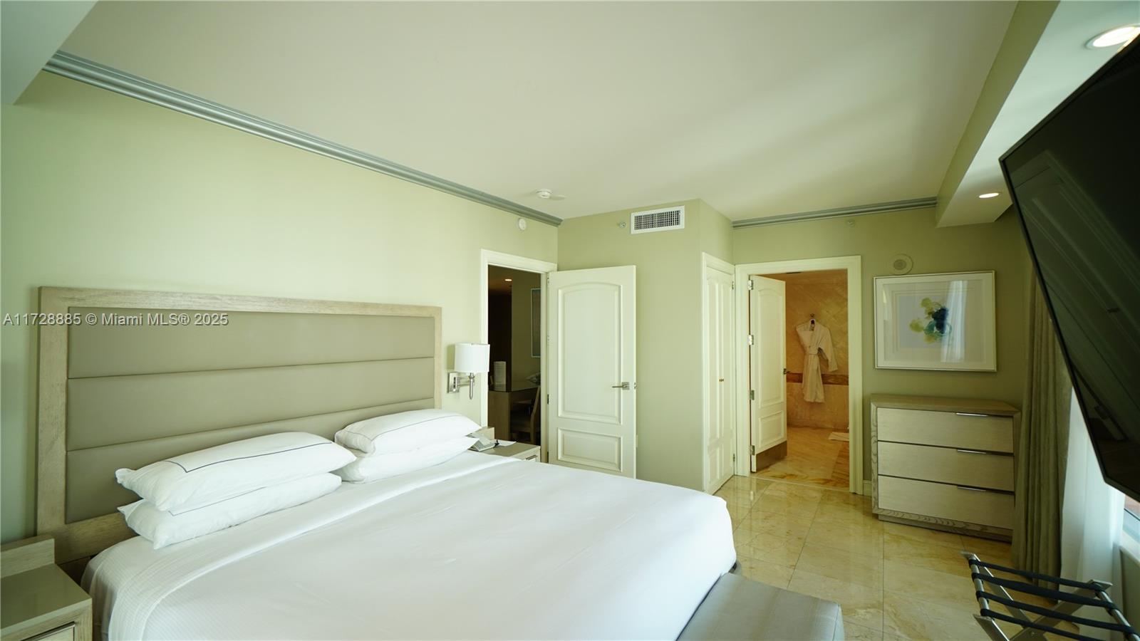 101 Ocean Dr 611 Property Photo 14