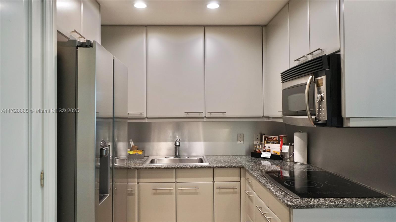 101 Ocean Dr 611 Property Photo 19