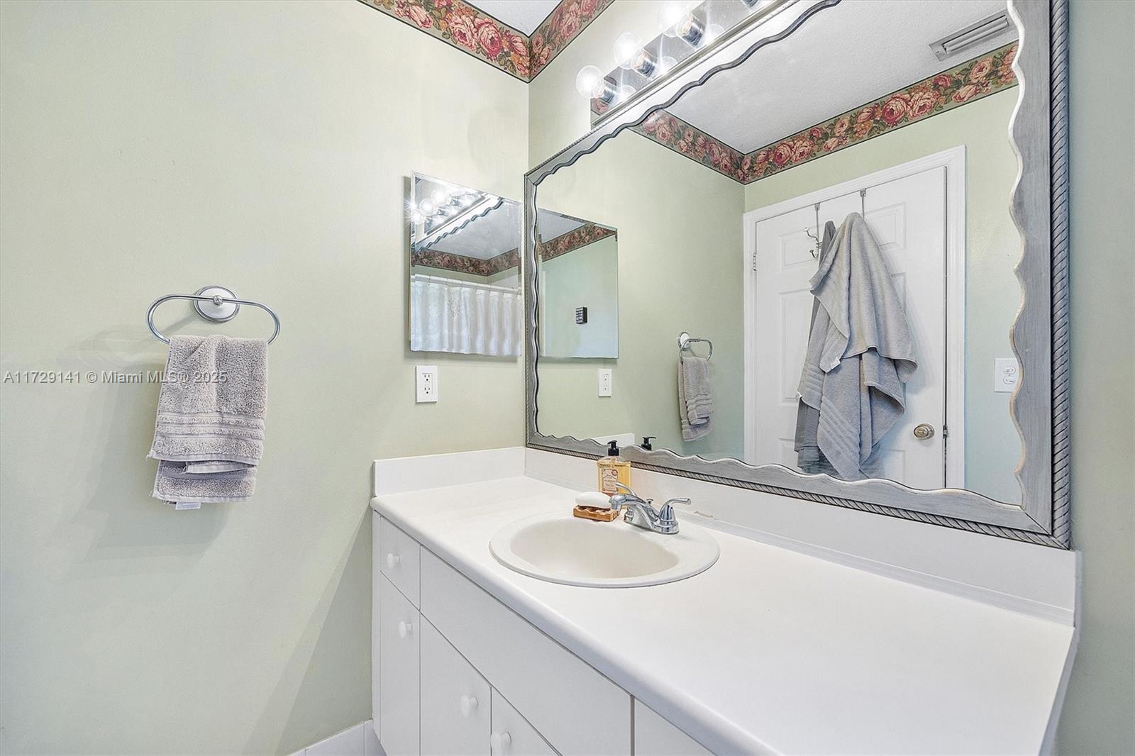 470 Se 30th Dr Property Photo 19