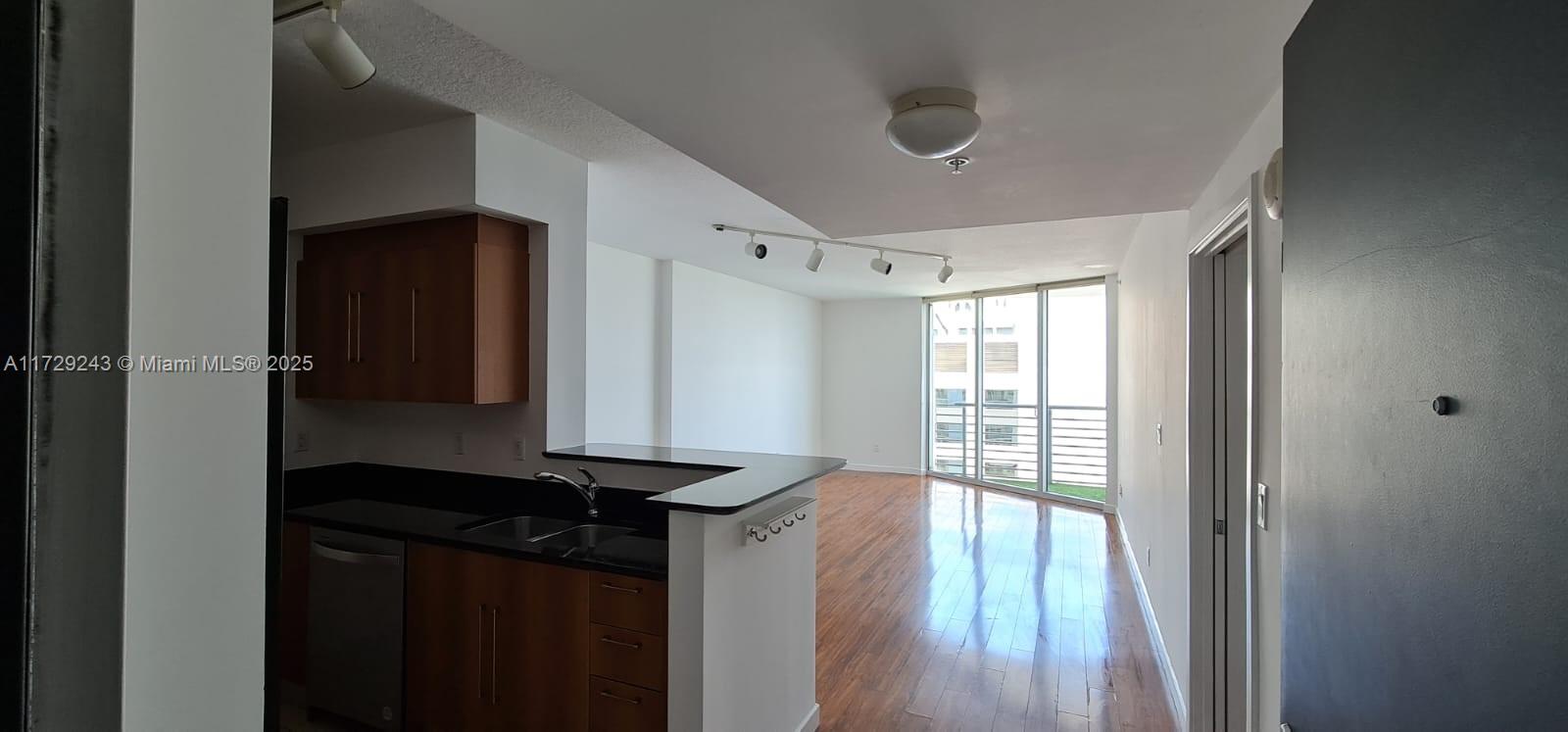 335 S Biscayne Blvd 3610 Property Photo 2