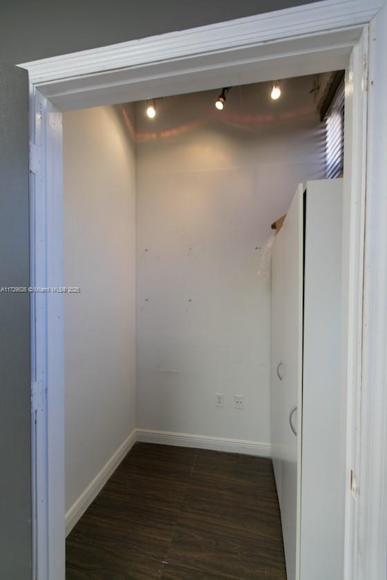 814 Ponce De Leon Blvd 518 Property Photo 8