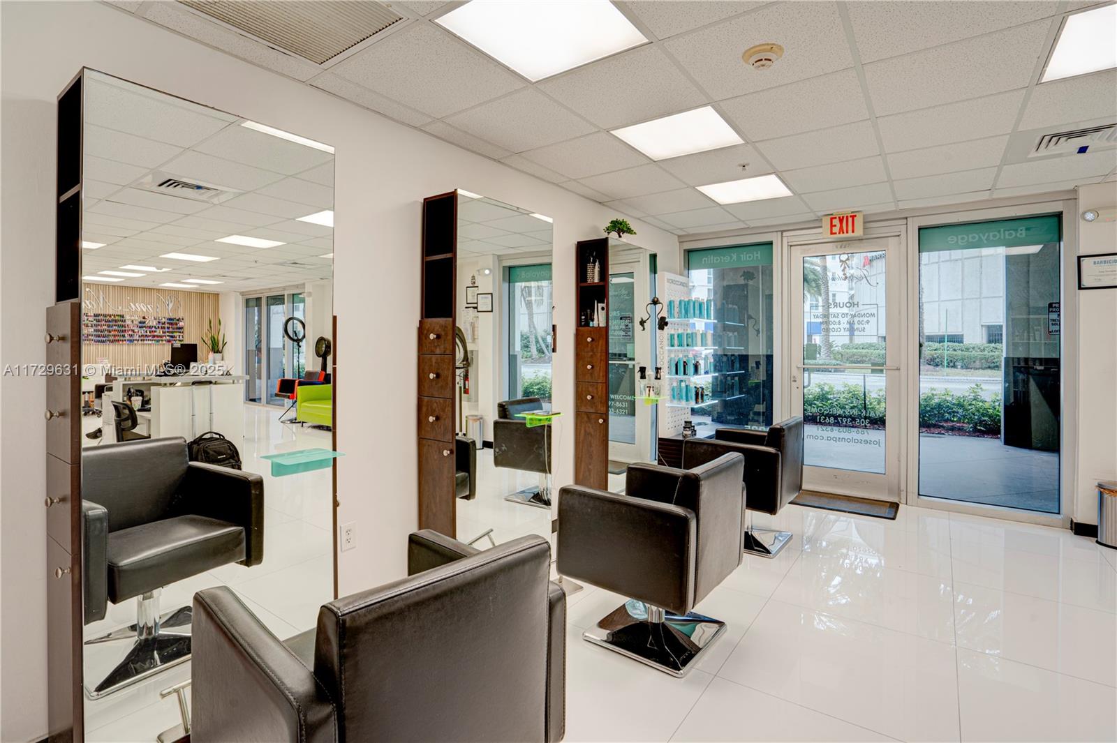 9025 S Dadeland Blvd Property Photo