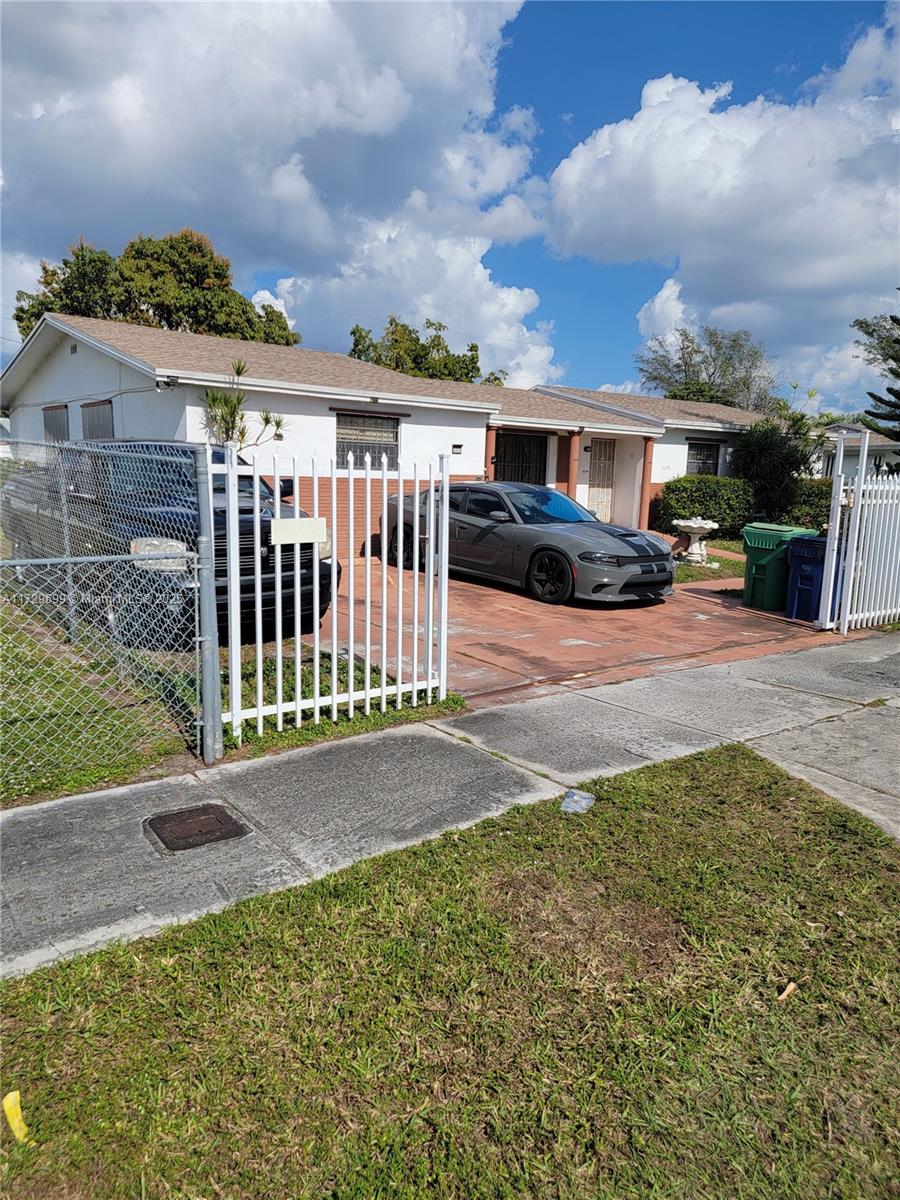A11729699 Property Photo 1