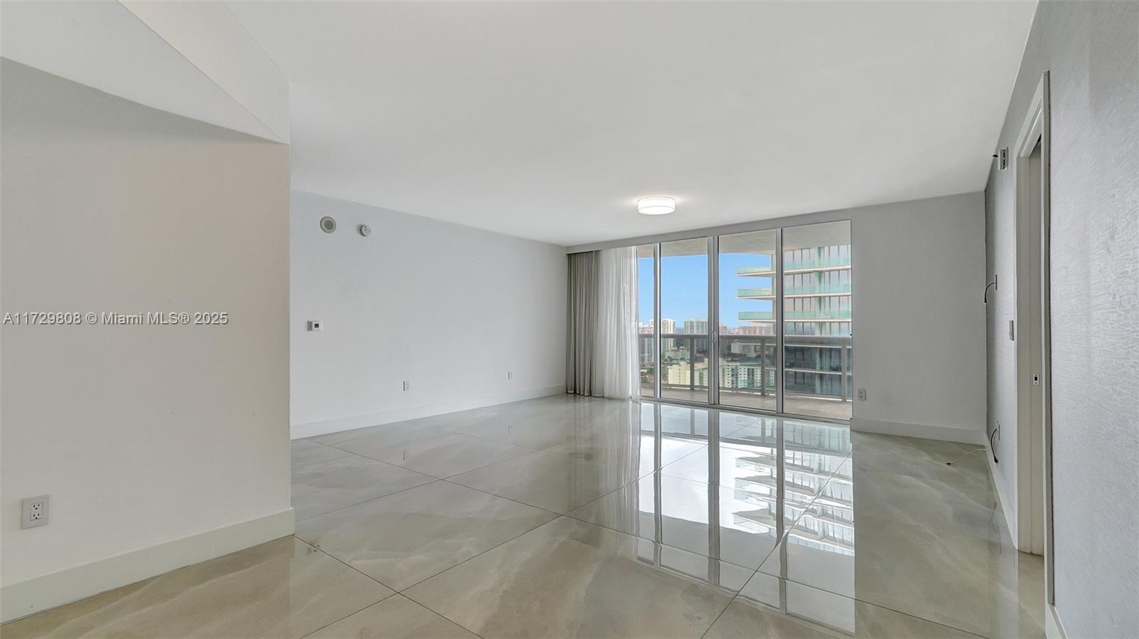 18911 Collins Ave 3102 Property Photo 8
