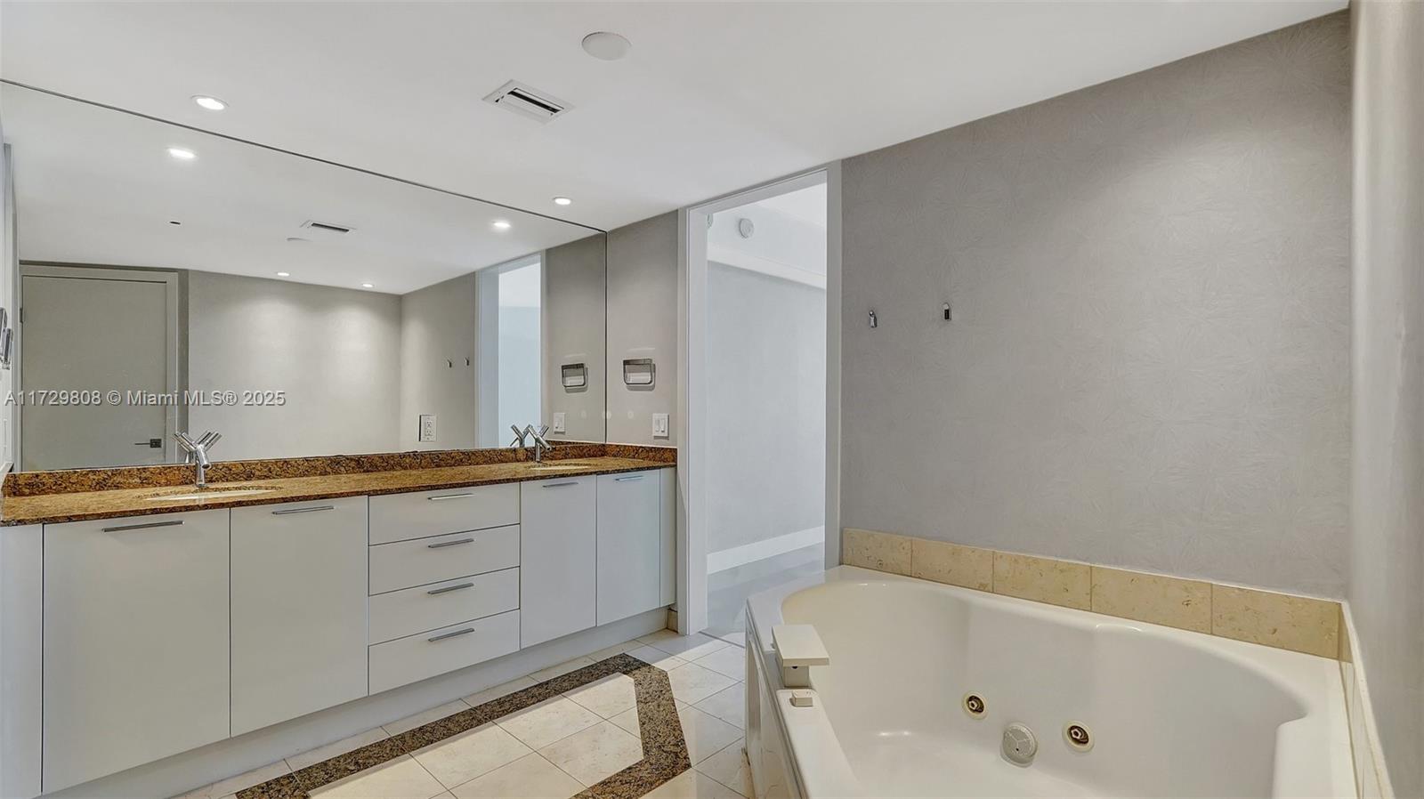 18911 Collins Ave 3102 Property Photo 18