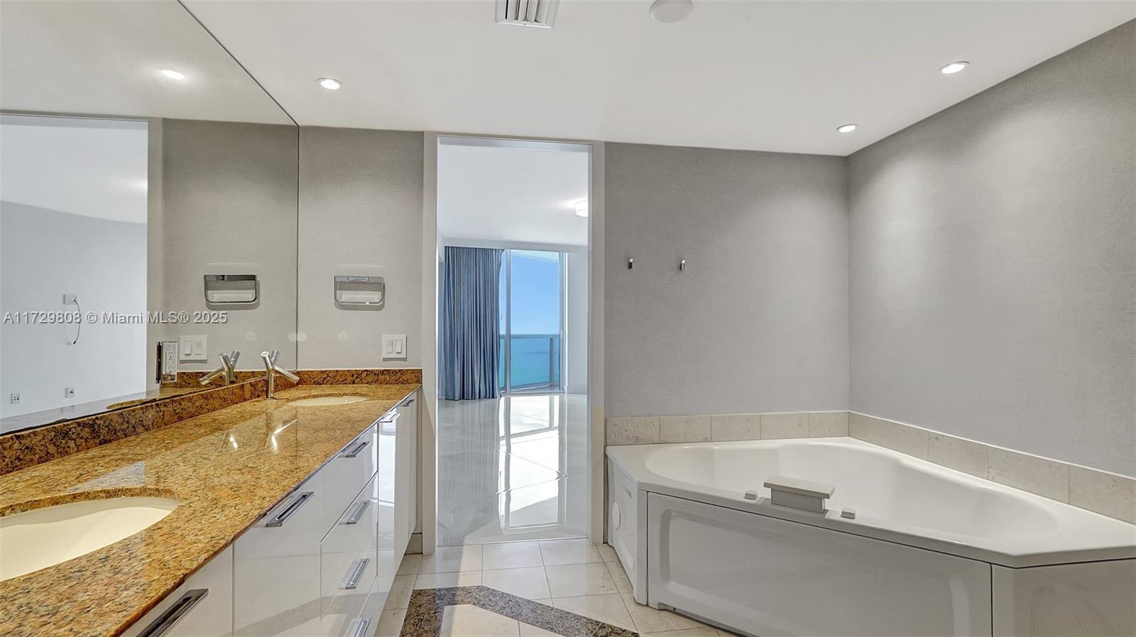 18911 Collins Ave 3102 Property Photo 19