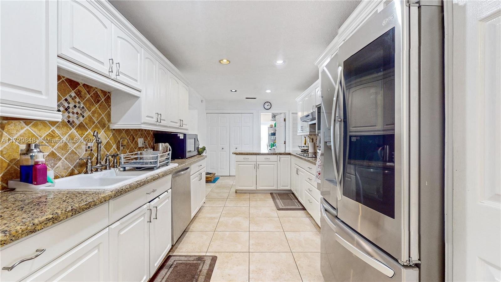 1729 N Curlew Ln Property Photo 4