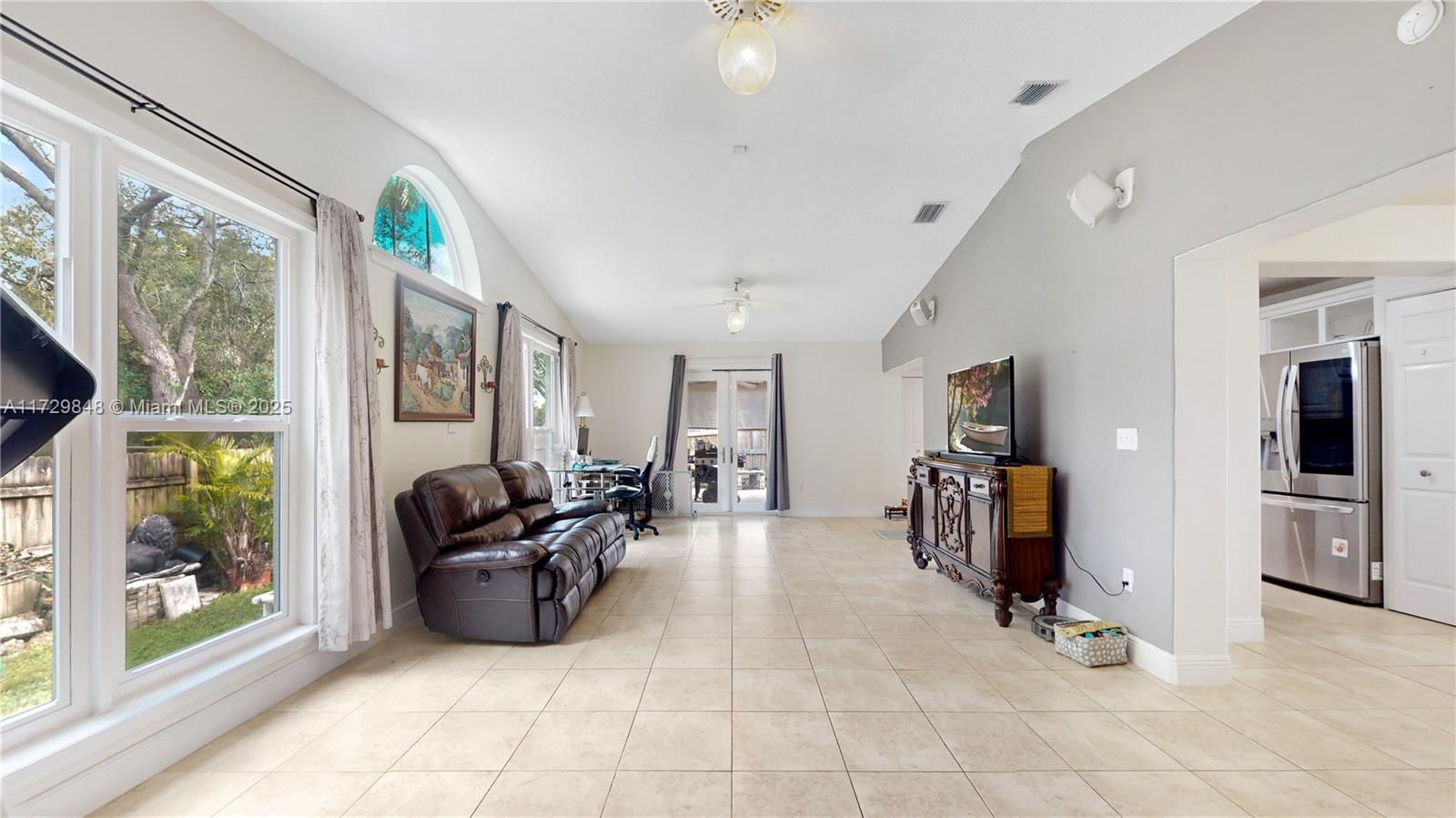 1729 N Curlew Ln Property Photo 7