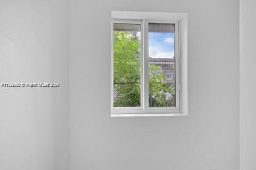 655 Sw 5th St Property Photo 15