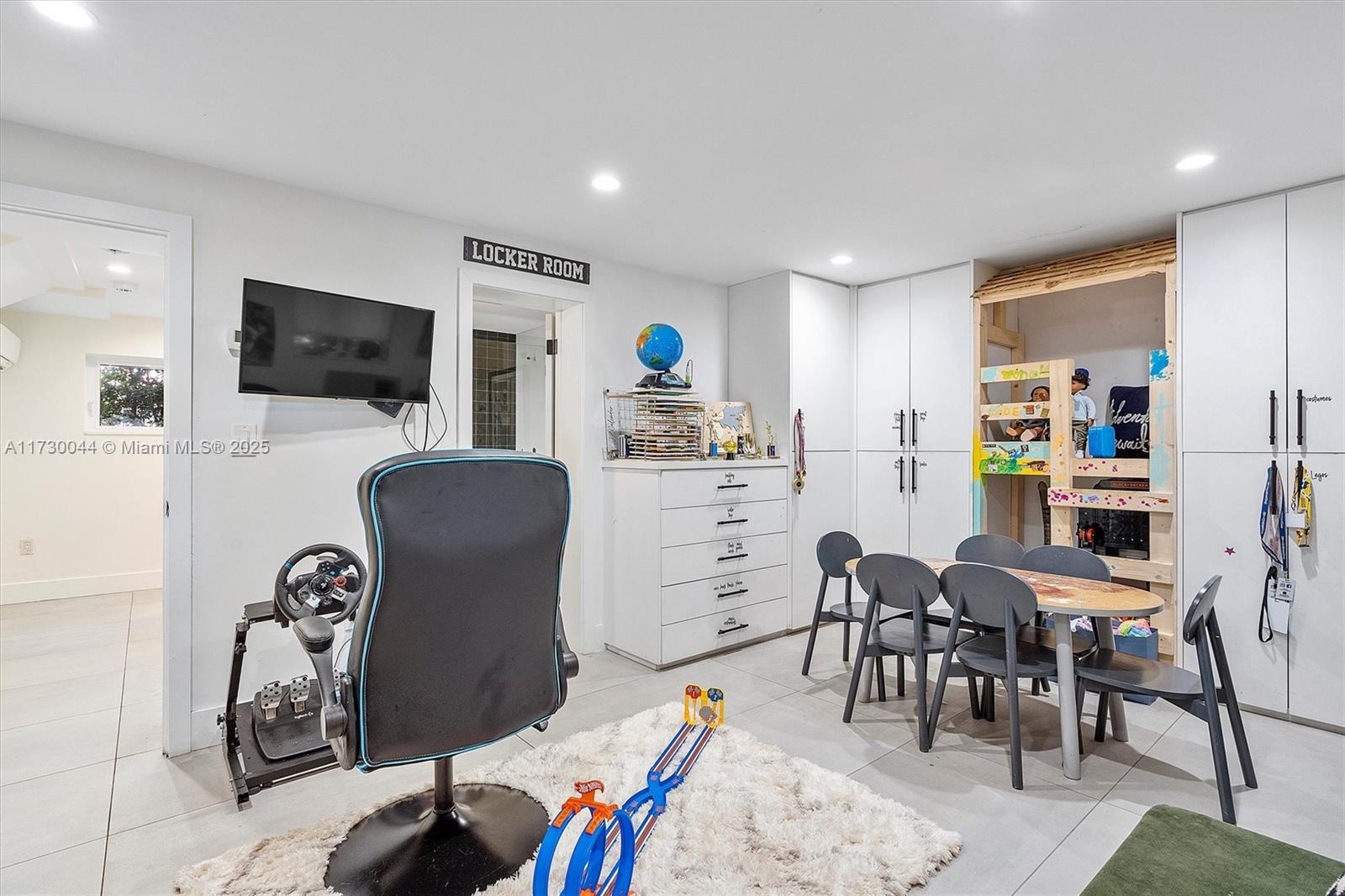 652 Ne 105th St Property Photo 32