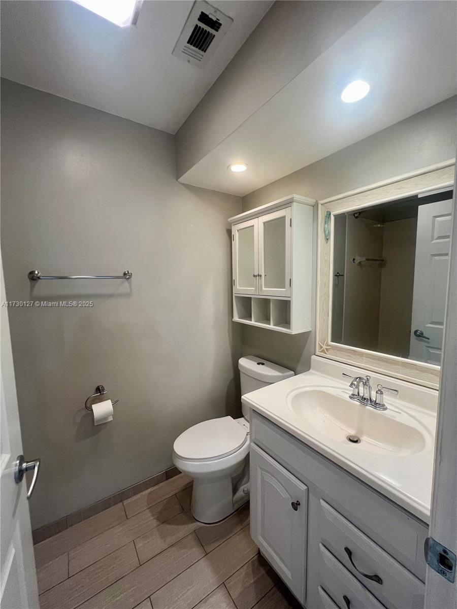 1875 Se 6th Ct Property Photo 8