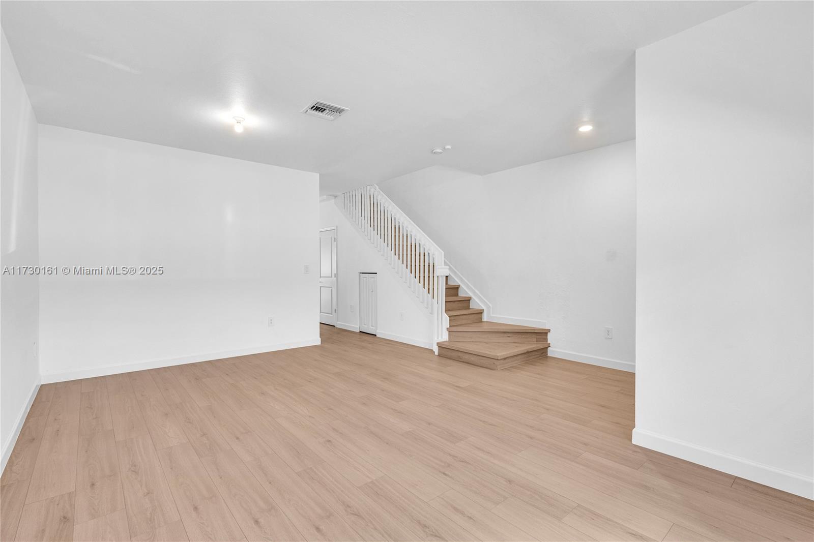 11854 Sw 246th Ln Property Photo 7