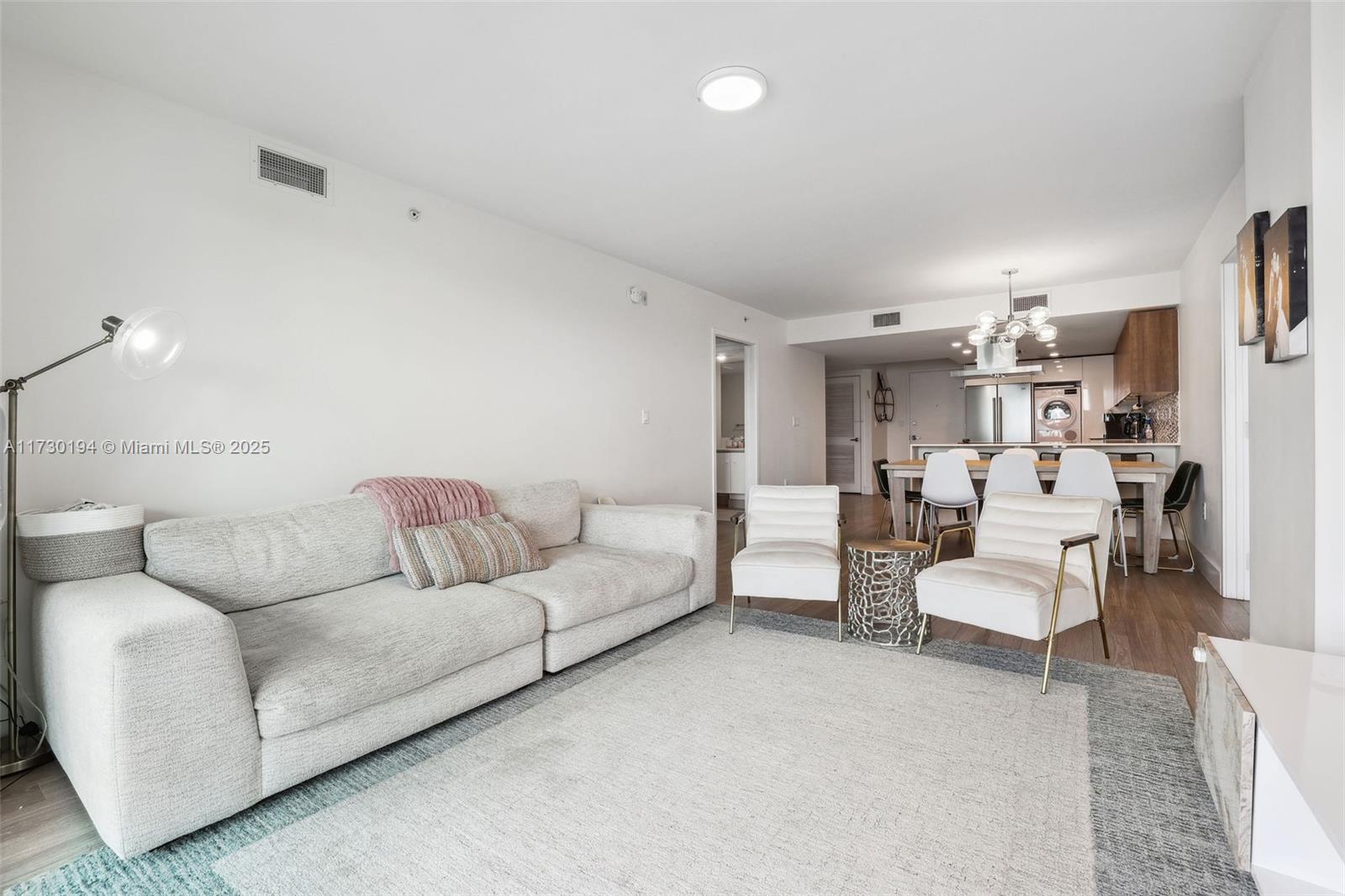 1025 92nd St 402 Property Photo 8