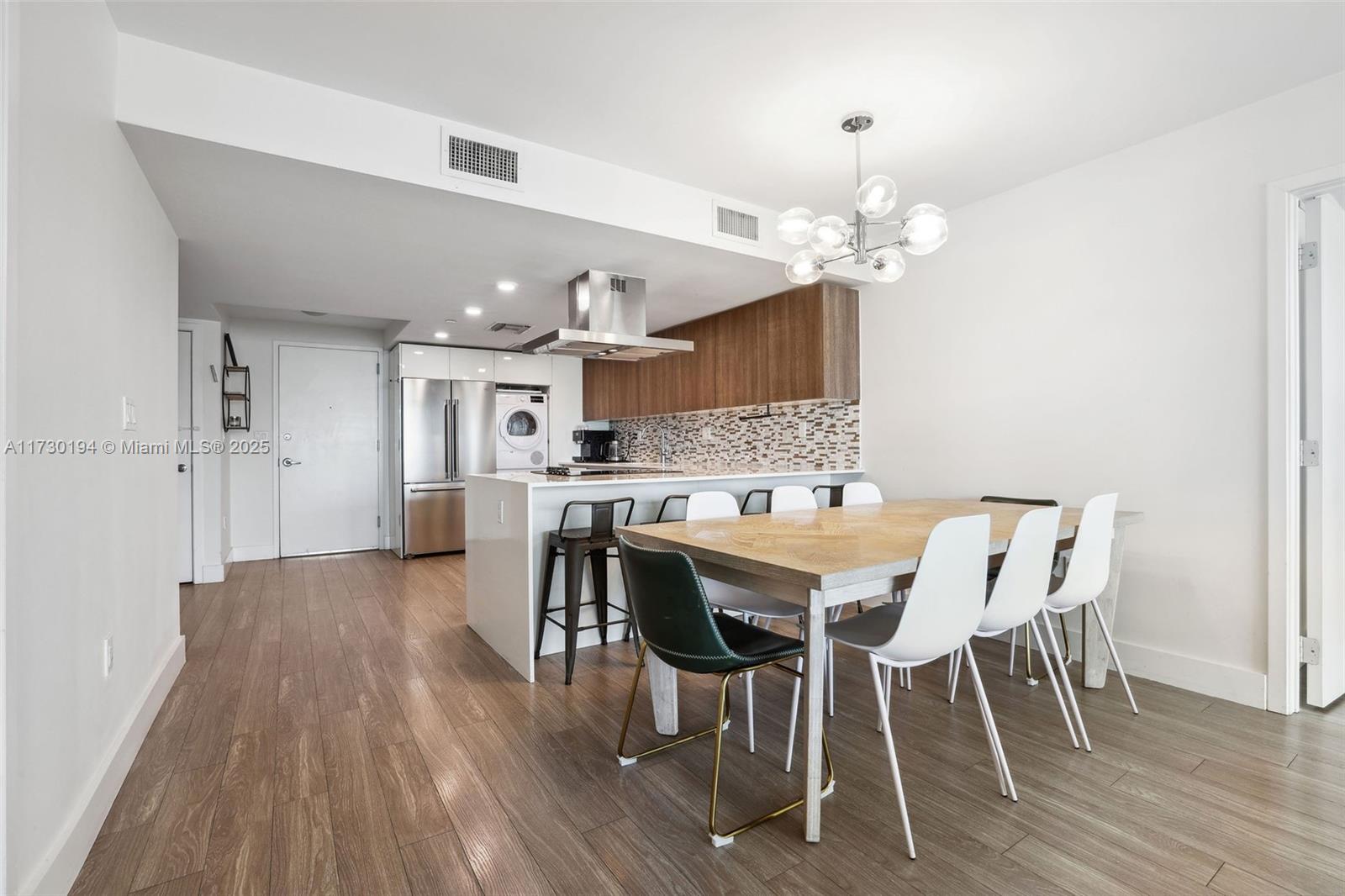 1025 92nd St 402 Property Photo 9