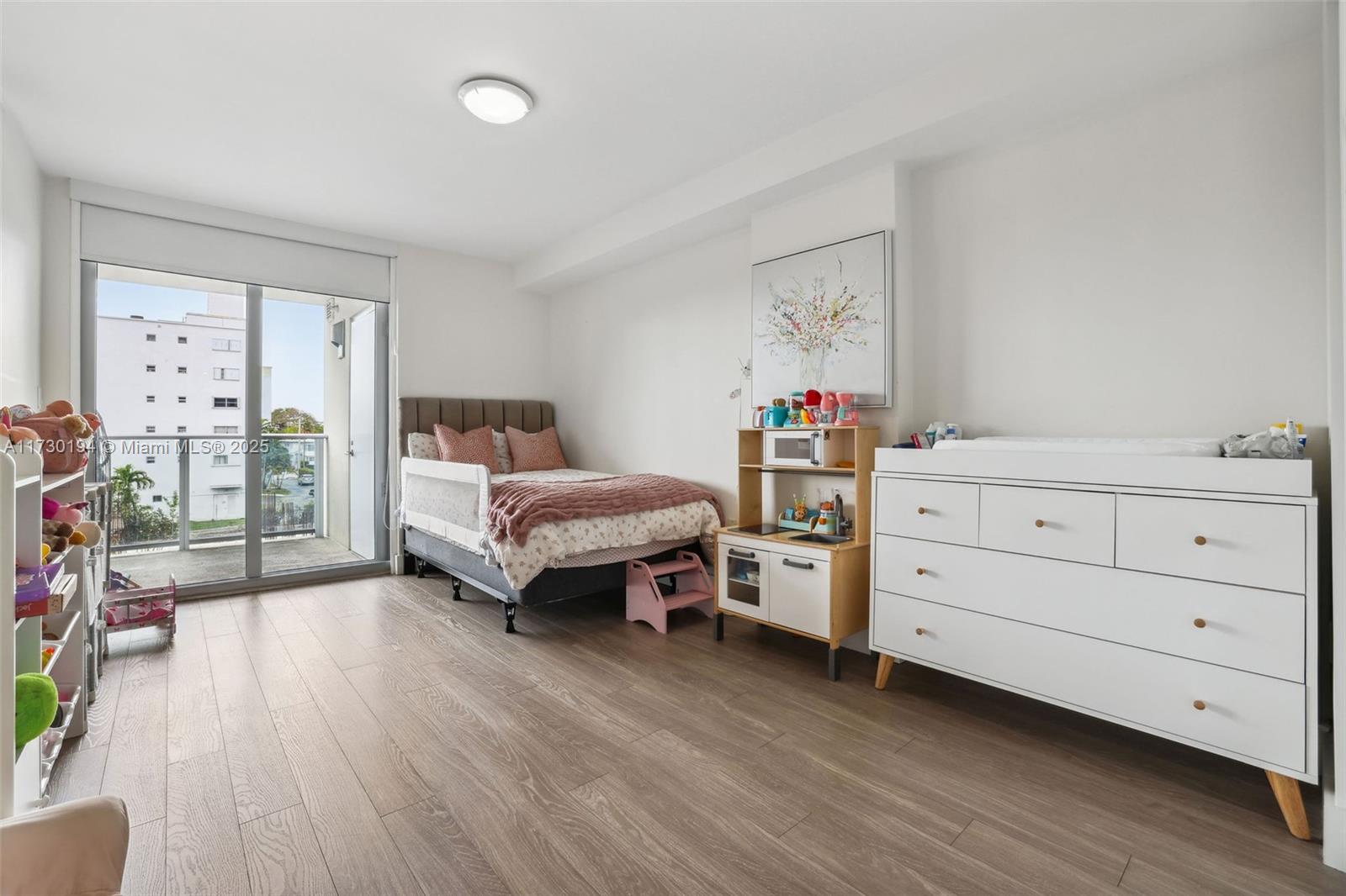 1025 92nd St 402 Property Photo 17