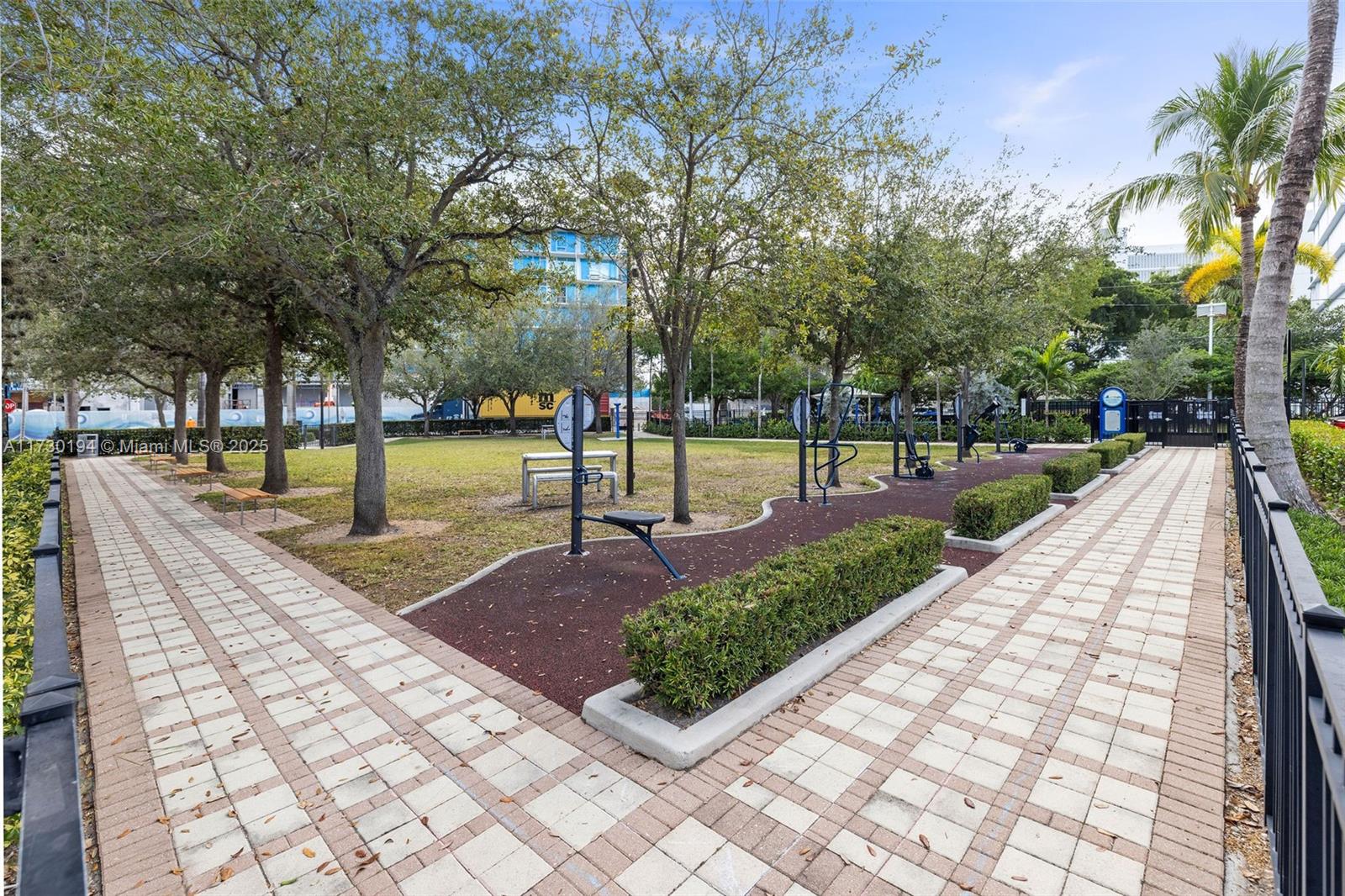 1025 92nd St 402 Property Photo 28